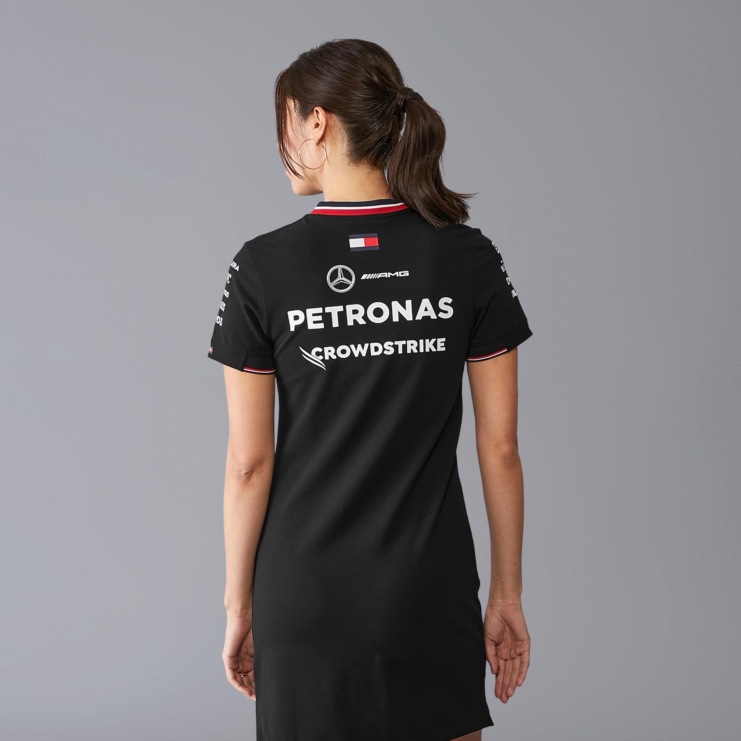 Mercedes AMG Petronas Robe t-Shirt de l'équipe F1 2024 pour Femmes - Noir - Taille: XS