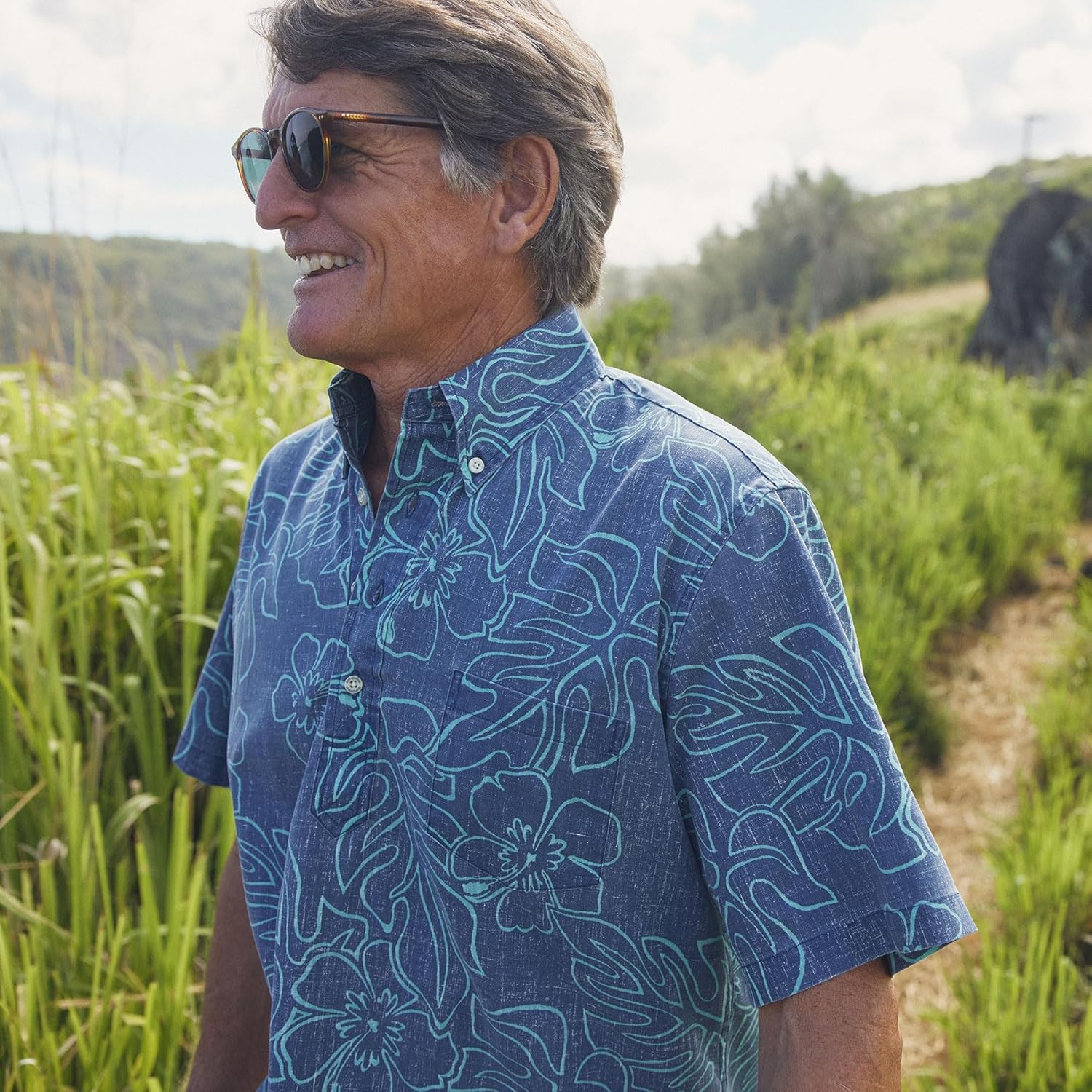 Reyn Spooner Men’s Tropical Leaves Hawaiian Aloha Shirt - Button Front