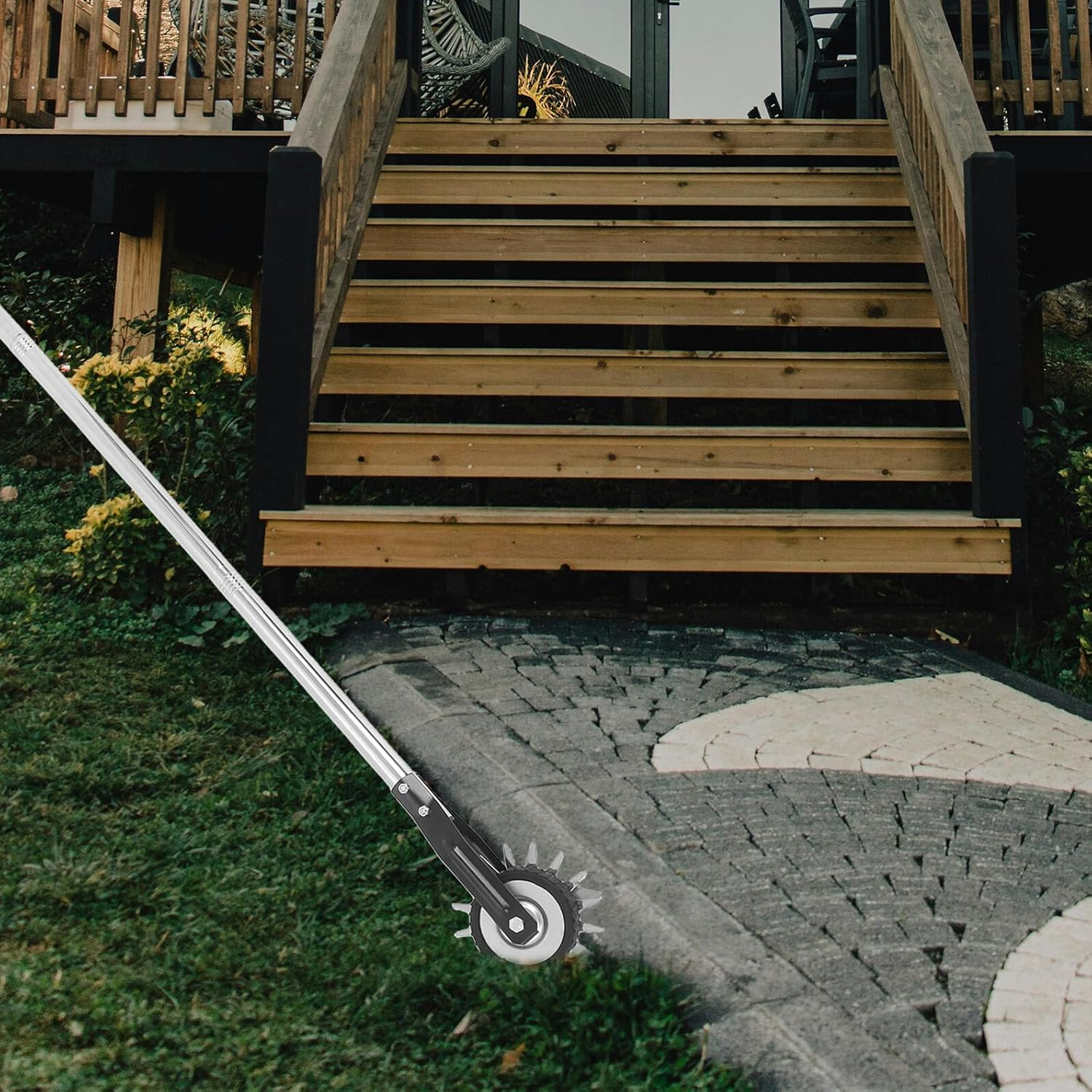 VICASKY Manual Wheeled Lawn Edger Tool with Stainless Steel Handle for Garden Yard Grass Trimming and Precise Lawn Edge Maintenance
