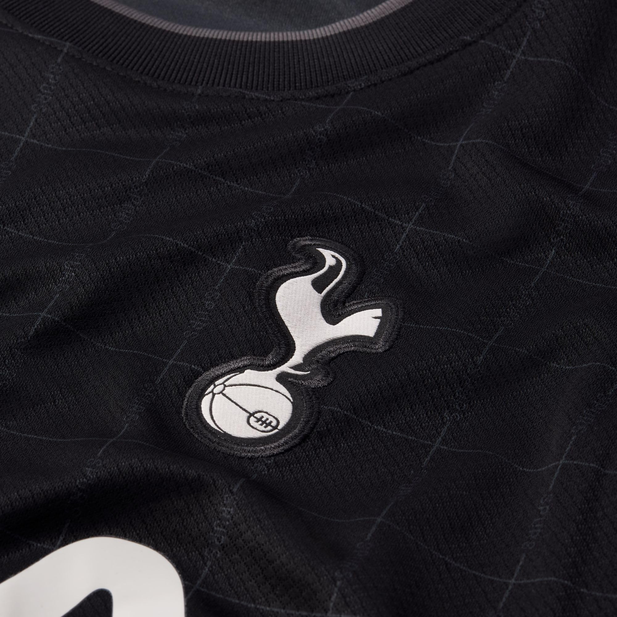 Tottenham Hotspur 2025/26 Stadium Away replika piłki nożnej z technologią Nike Dri-Fit dla starszych dzieci, HJ5296