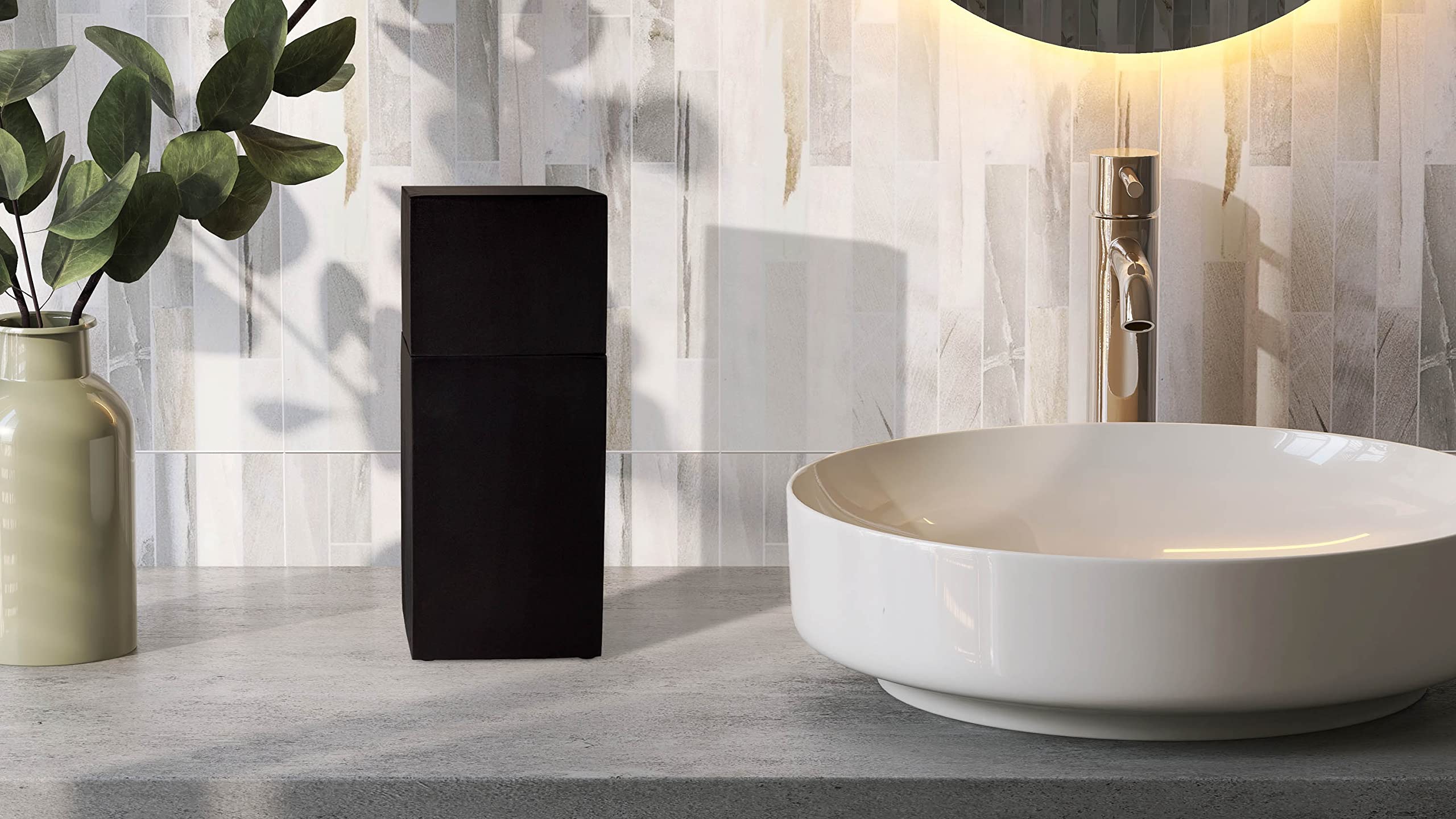 Essentra Home Zahnbürstenhalter mit Deckel, eleganter mattschwarzer Badezimmer-Zahnbürsten- und Zahnpasta-Organizer – Mattschwarze Kollektion
