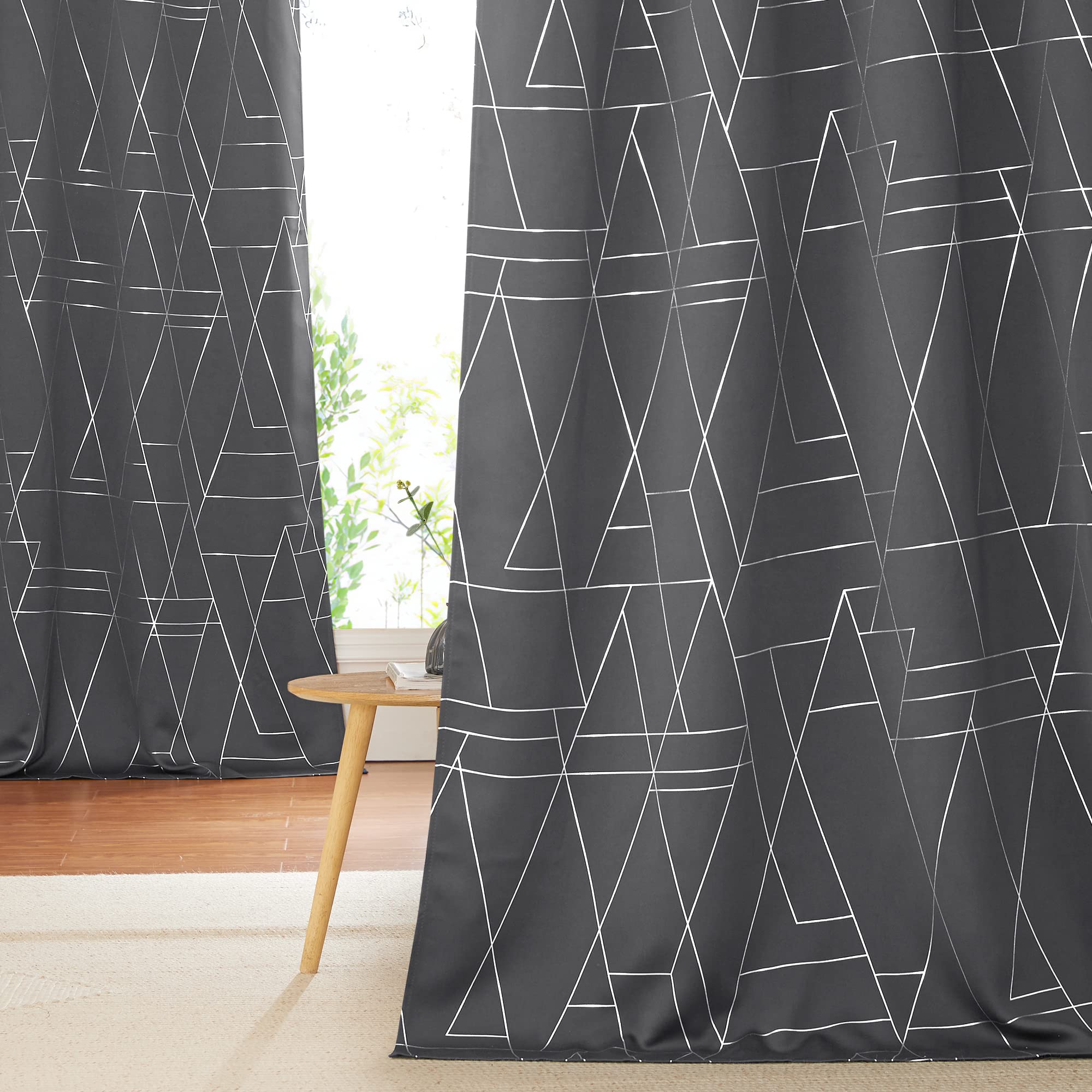 Rideaux occultants contre la chaleur et le jour pour chambre et salon