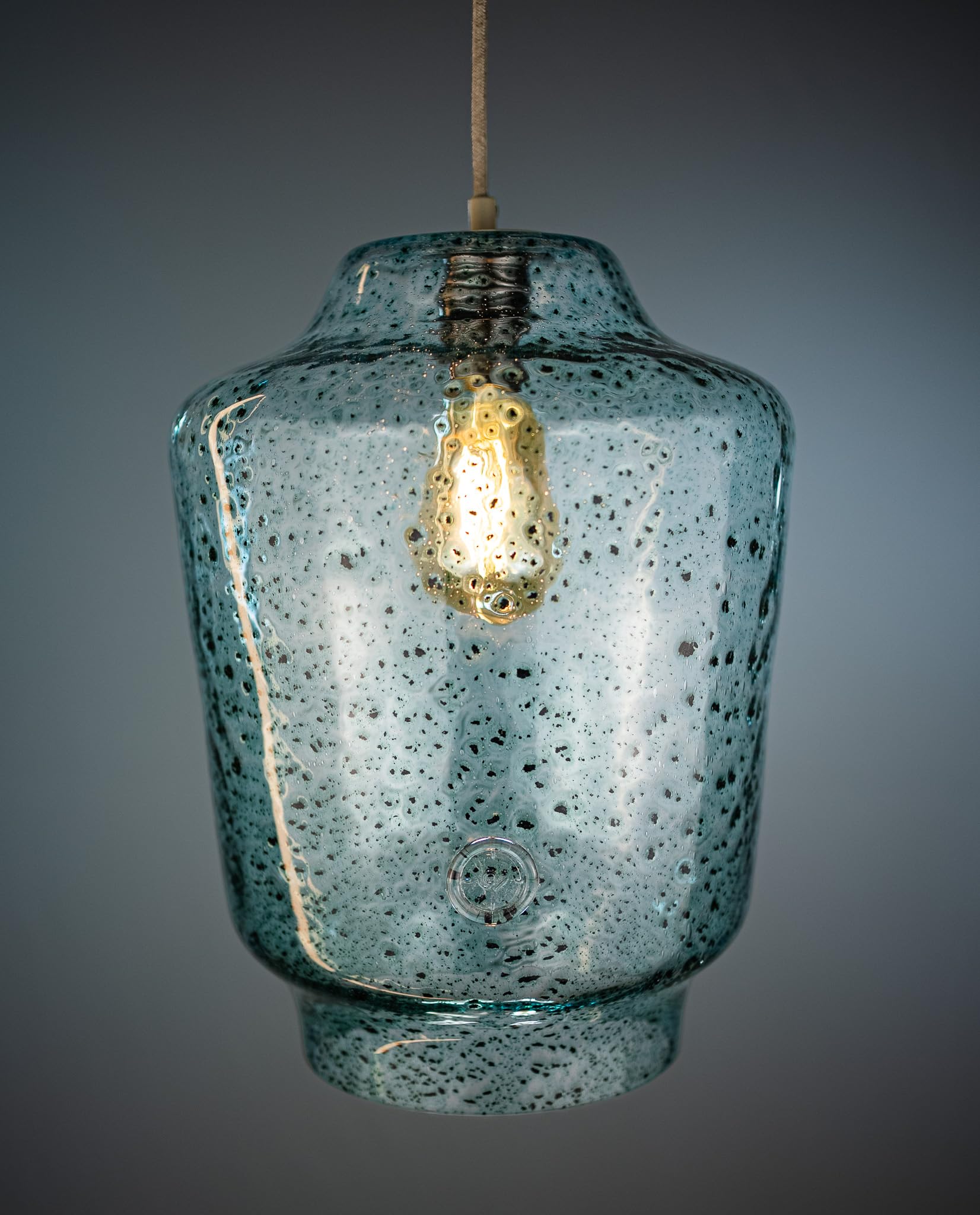 Pendentif lampe BEE turquoise idéal pour illuminer votre salon