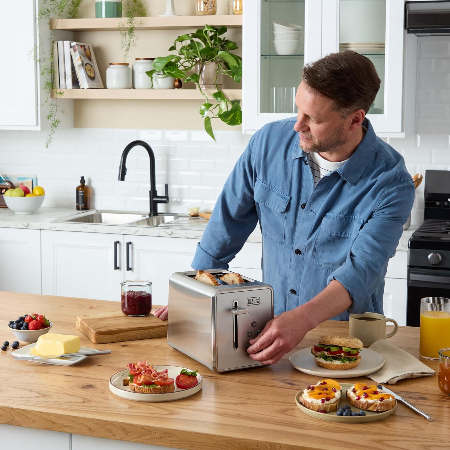 BLACK+DECKER Rapid Toast 2-Slice Digital Toaster, 7 Shades, Stainless Steel