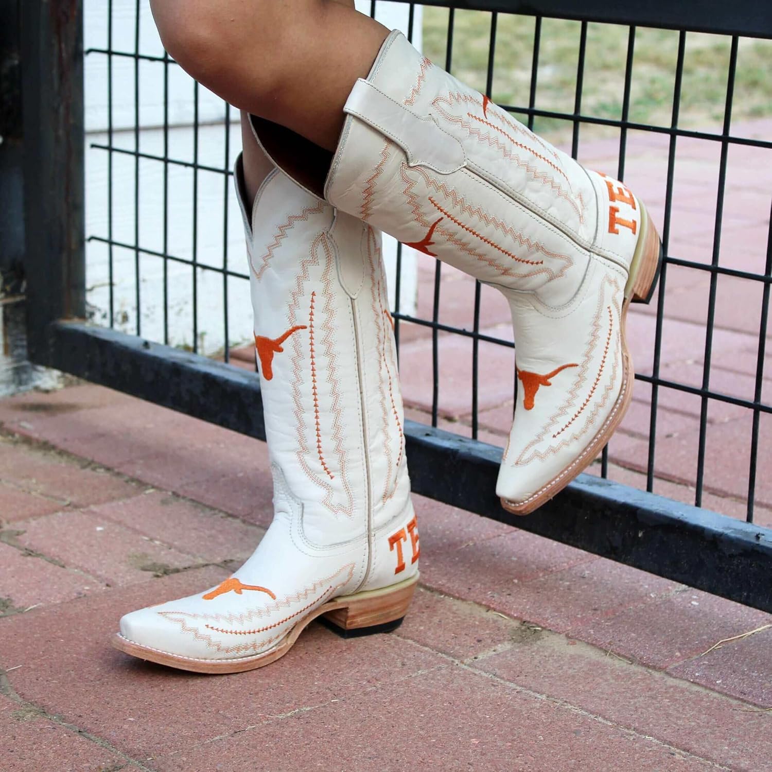 Vaccari Women's Naomi Genuine Leather NCAA League Embroidery Snip Toe Cowgirl Boots