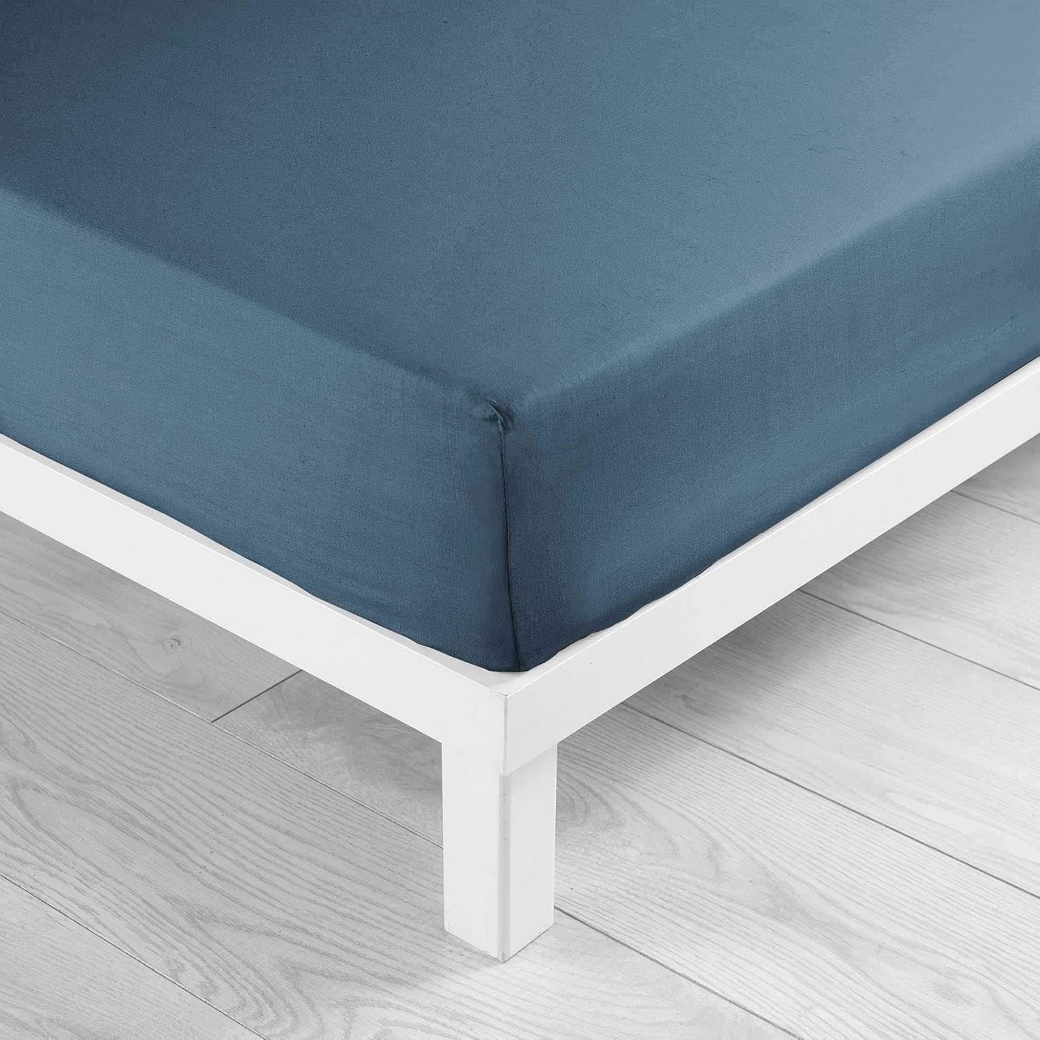 Douceur d'Intérieur Oscar Midnight Blue Microfibre Plain Fitted Sheet 90 x 190 cm - Image 3
