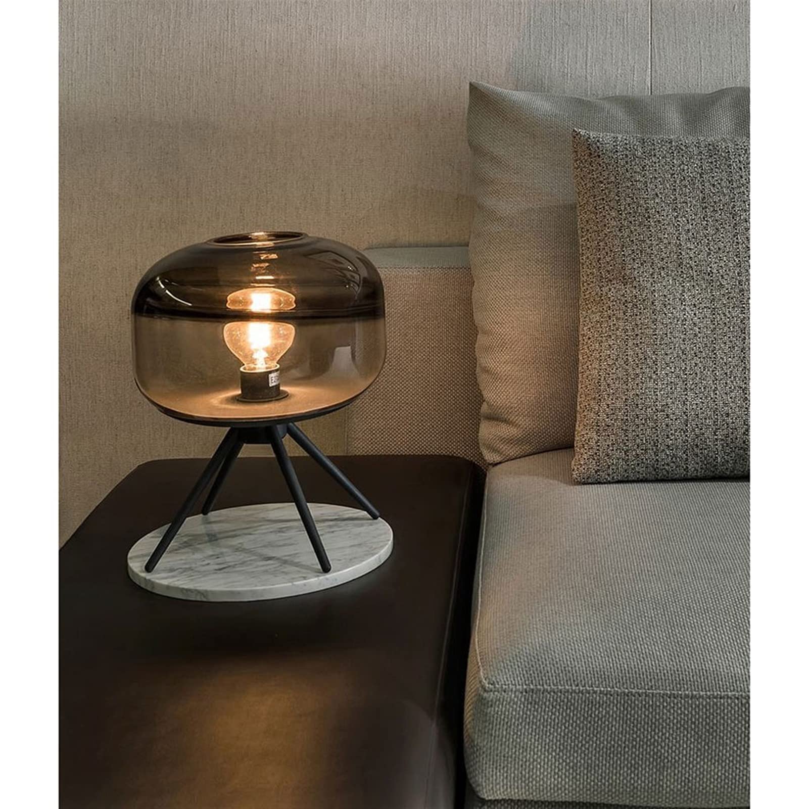 ラタン製 間接照明 ガラステーブル付き ラタン製 間接照明 ガラステーブル付き ライト・照明