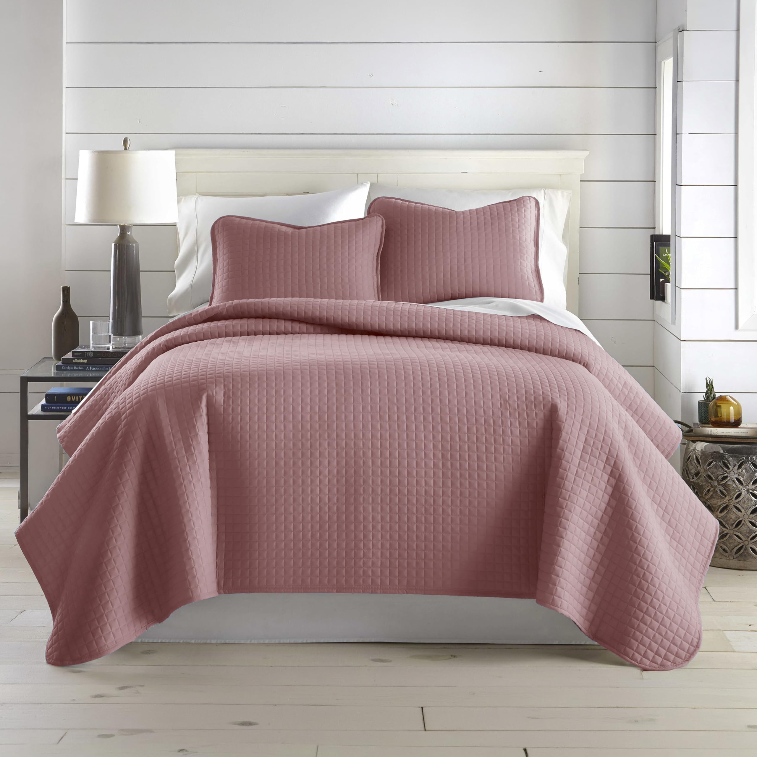 Oversized King Quilt Set with 2 Matching Quilted Pillow Shams, Lavender