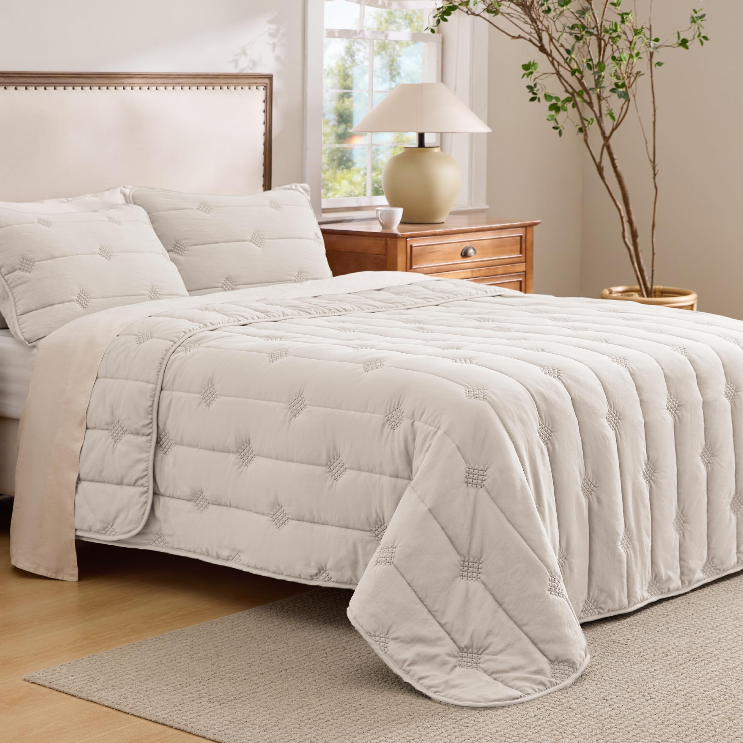 Photo 1 of Bedsure King Size Quilt - Prewashed Extra Soft Cotton-Like Polyester Bedspreads King Size, Lightweight Comforter, Includes 1 Quilt 106x96 Inches with 2 Shams, Machine Washable, Beige