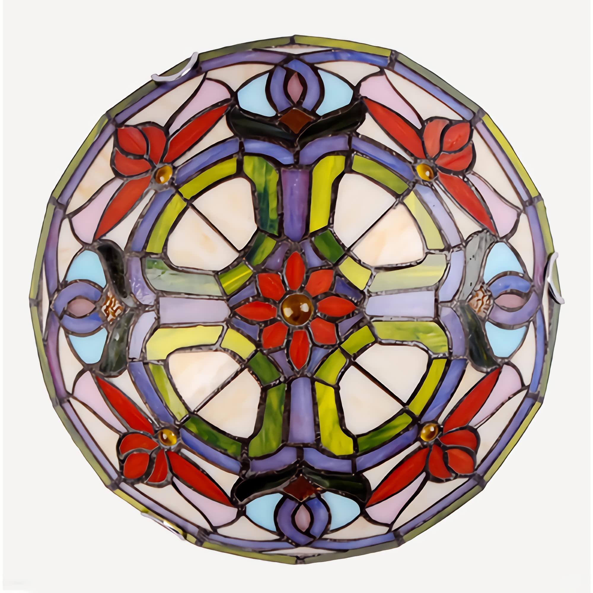 Plafonnier style Tiffany encastré pour sublimer un plafond bas avec un vitrail rétro