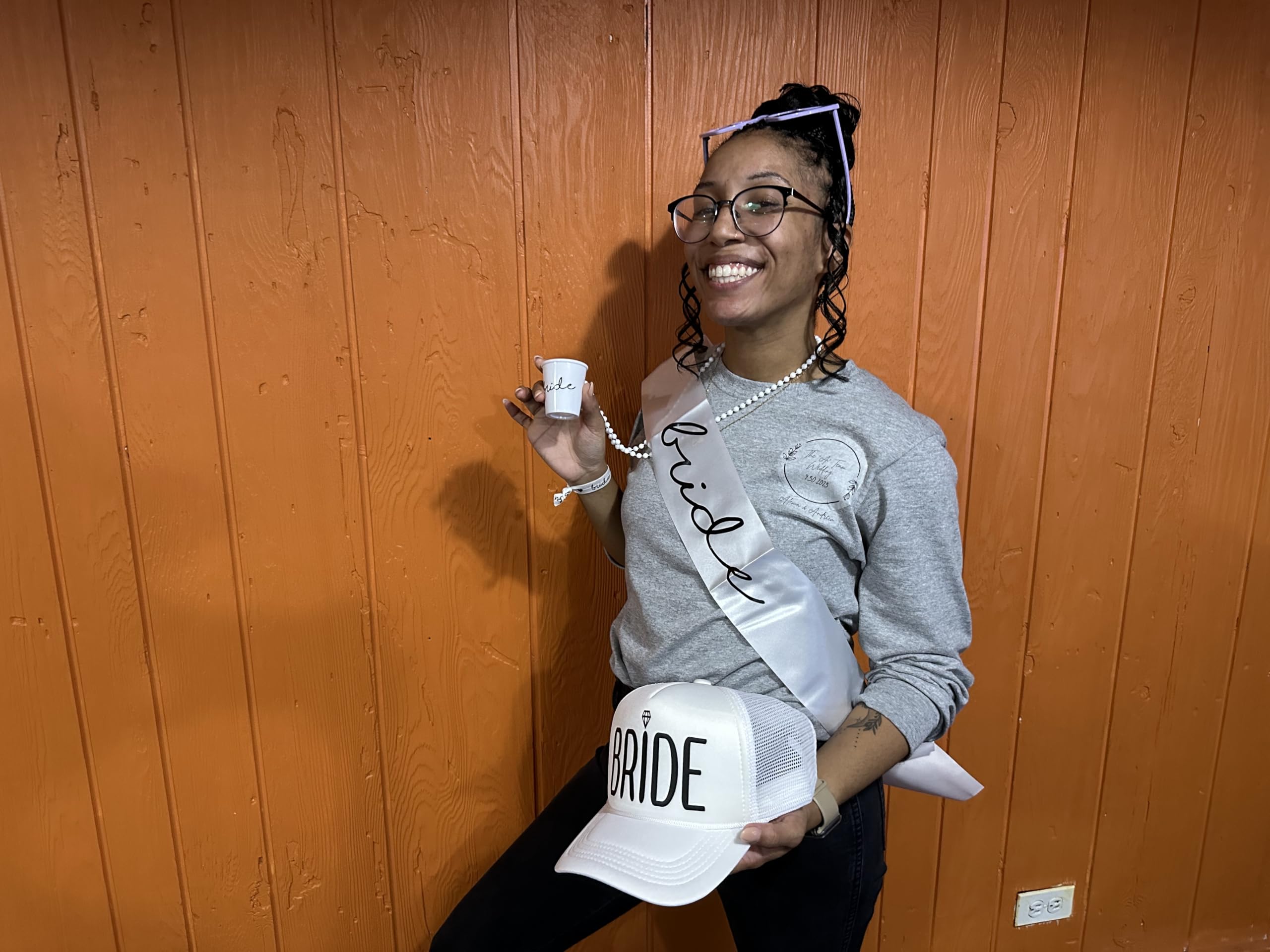 212 Main 2 oz Polypropylene Disposable Shot Glass - Red & White