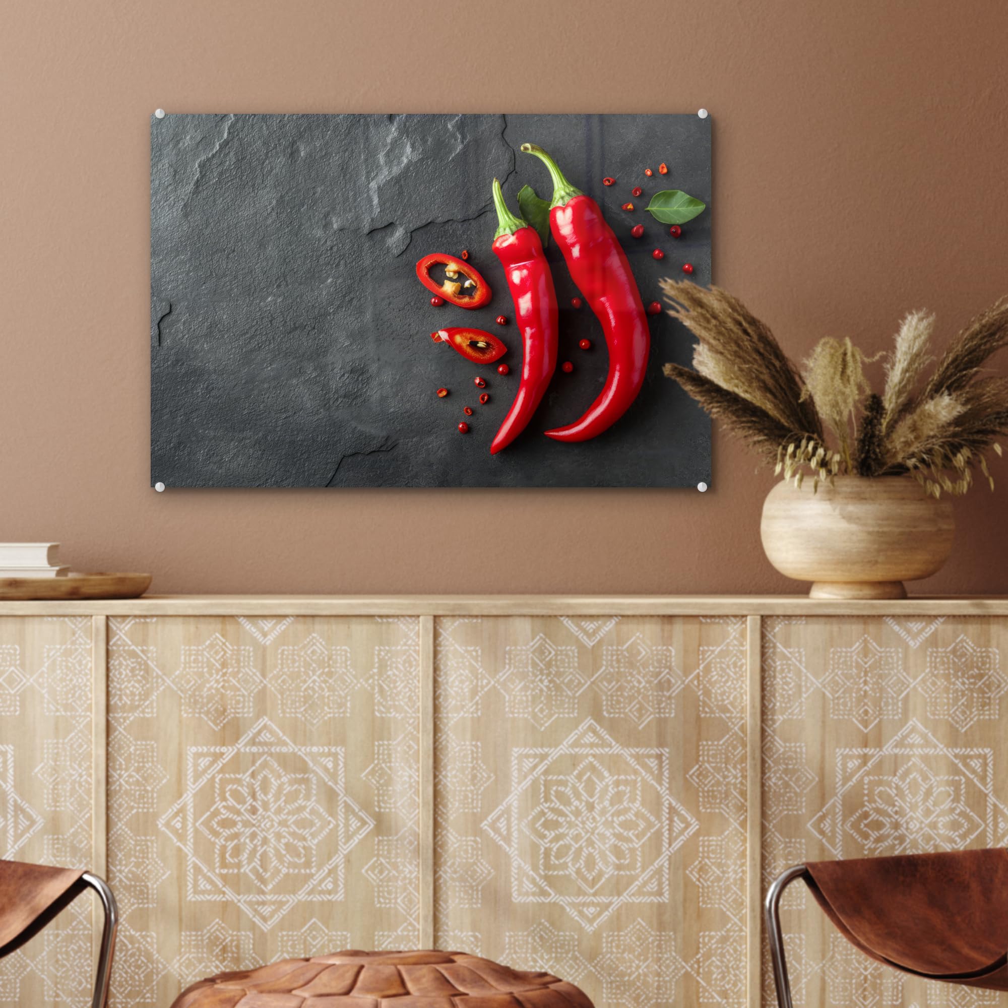 MuchoWow© Wandbilder Glas 60x40 cm Wohnzimmer Wanddeko Schlafzimmer Zimmerdeko Wandgemälde Zimmer Deko auf Wand Dekoration Wall Art Rote Pfeffer - Beton - Paprika - Gemüse