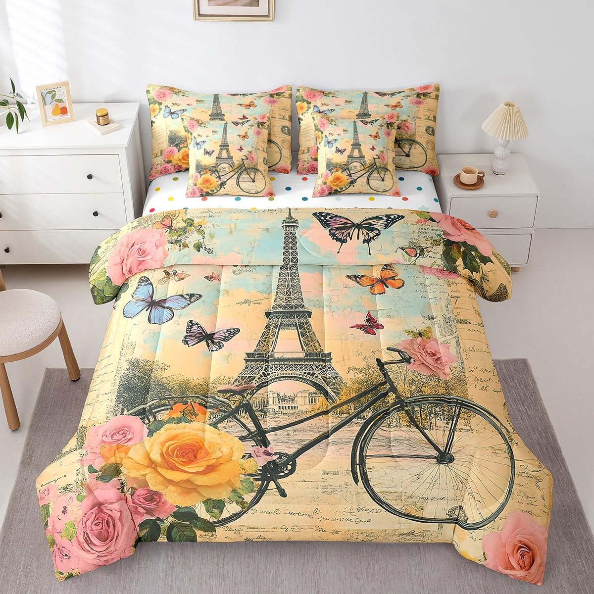 Housse de couette Tour Eiffel et vélo pour créer une ambiance de chambre romantique