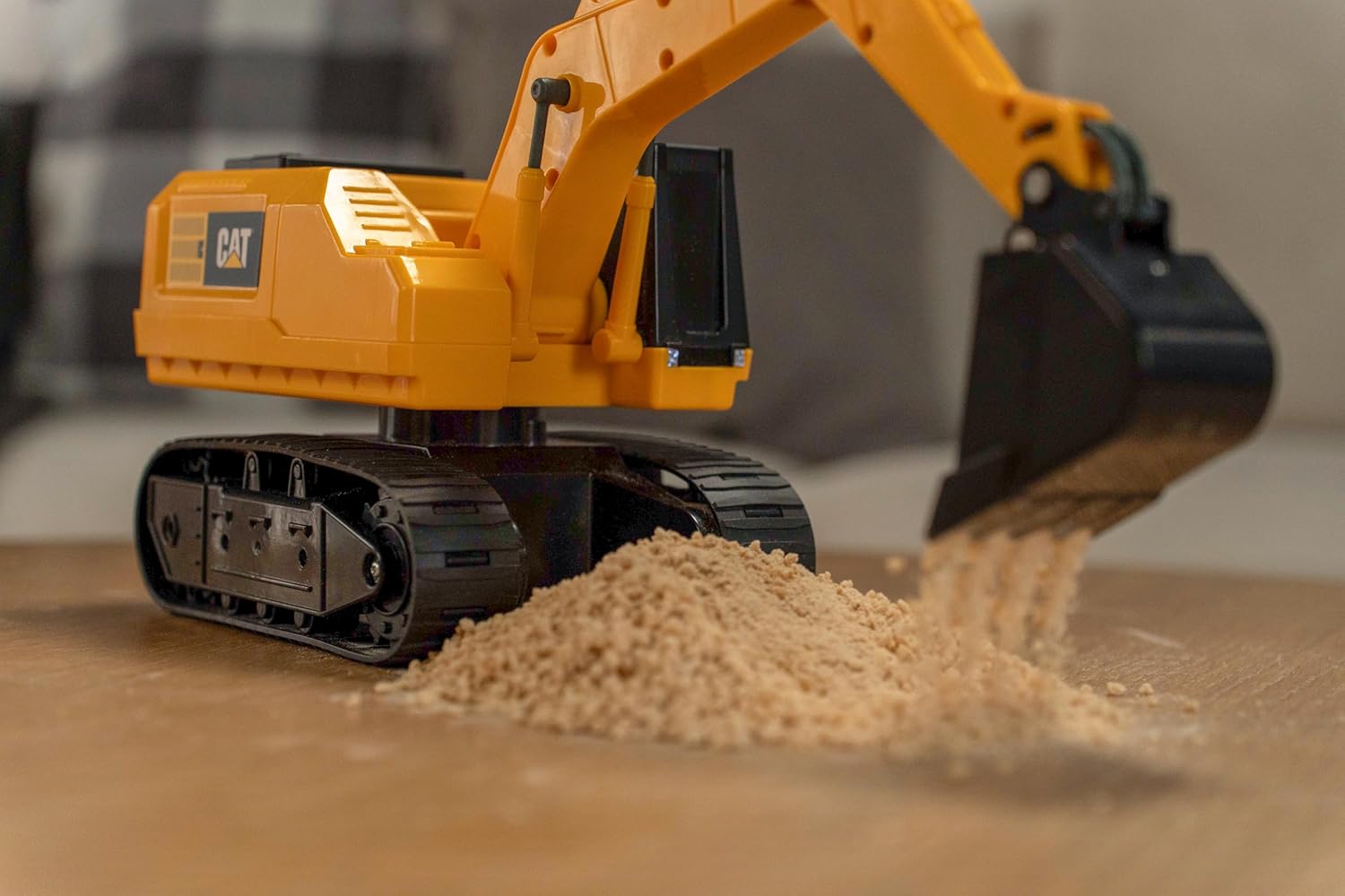 CAT Power Excavator Digger RC Construction for Kids 5+ | 2.4GHz Remote Control Truck Toy, Full-Function Dig, Scoop, Spin & Drive, Realistic Lights & Sounds, USB Rechargeable, Indoor/Outdoor