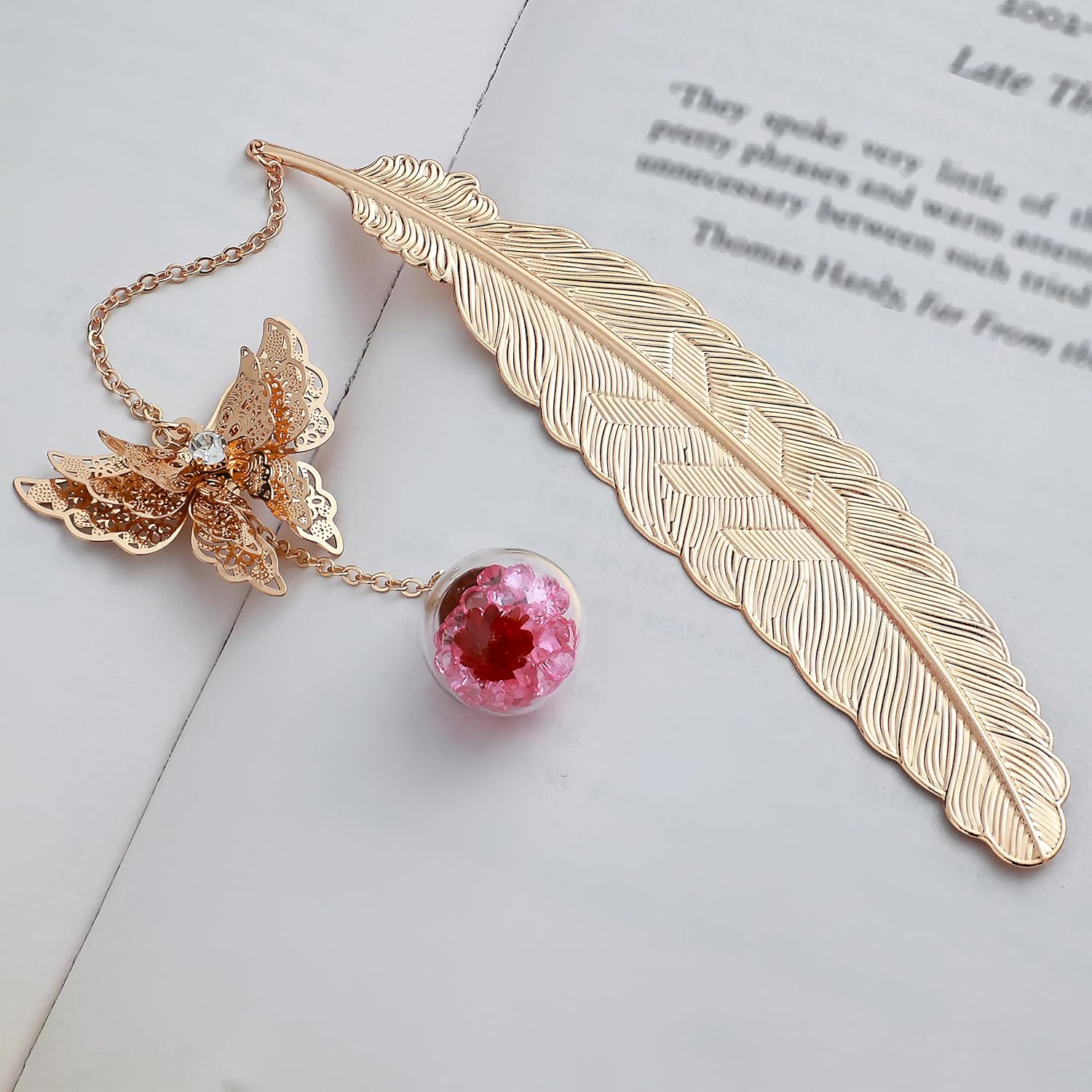 Toirxarn Metal Feather Bookmark for Mother's Day, Women's Birthdays & Teacher Appreciation, Chic Literary Accessory & Elegant Reading Aid for Readers and Book Lovers - with Gift Box 4 81eFFm0f5SL. AC SL1500