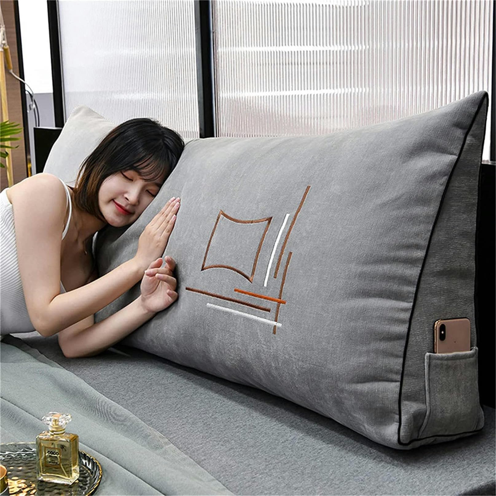 Coussin coin oreiller triangle pour soulager le dos au lit