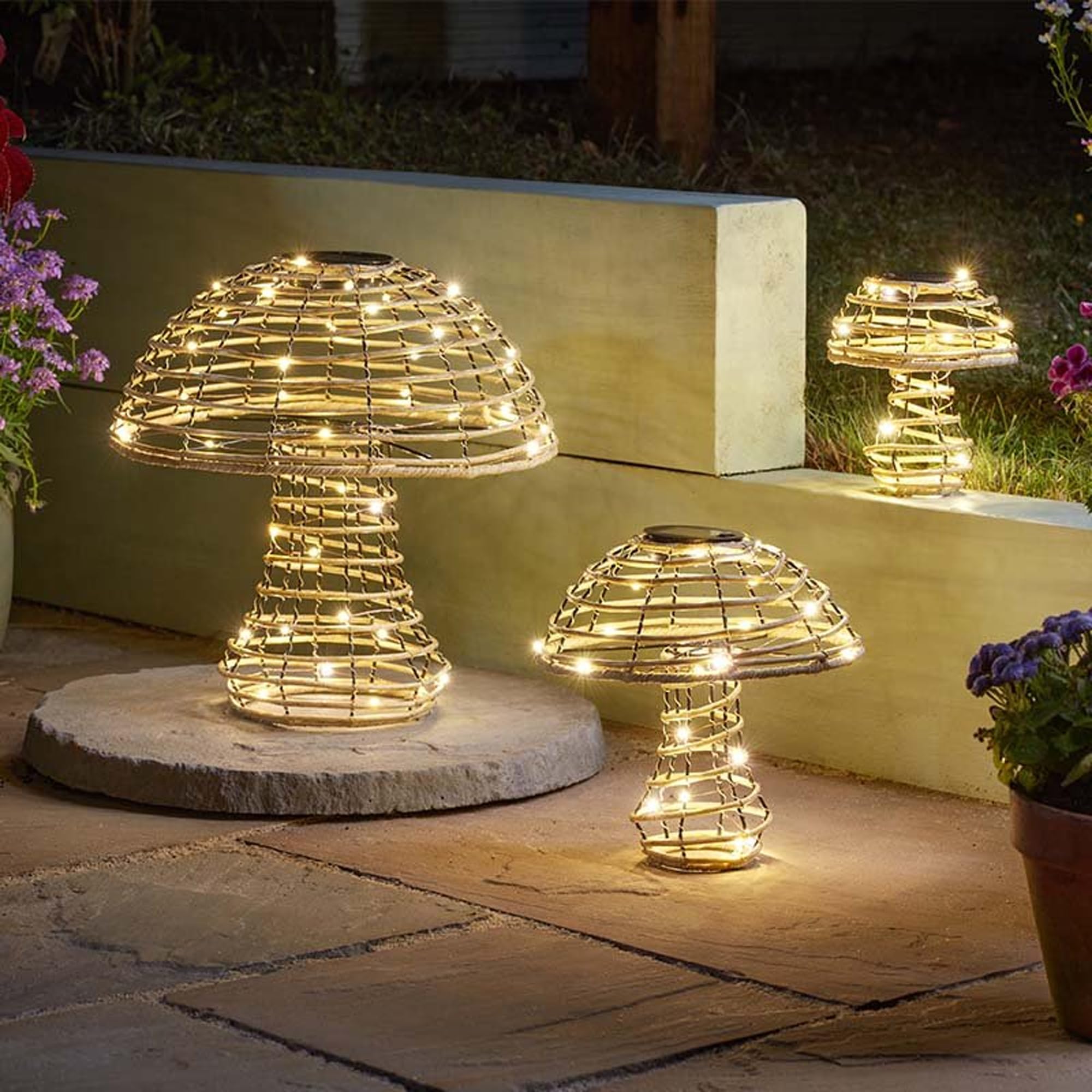 STORM TRADING GROUP Rattan Solar Mushroom Ornament Outdoor Garden Patio Light Warm White LED (Large)