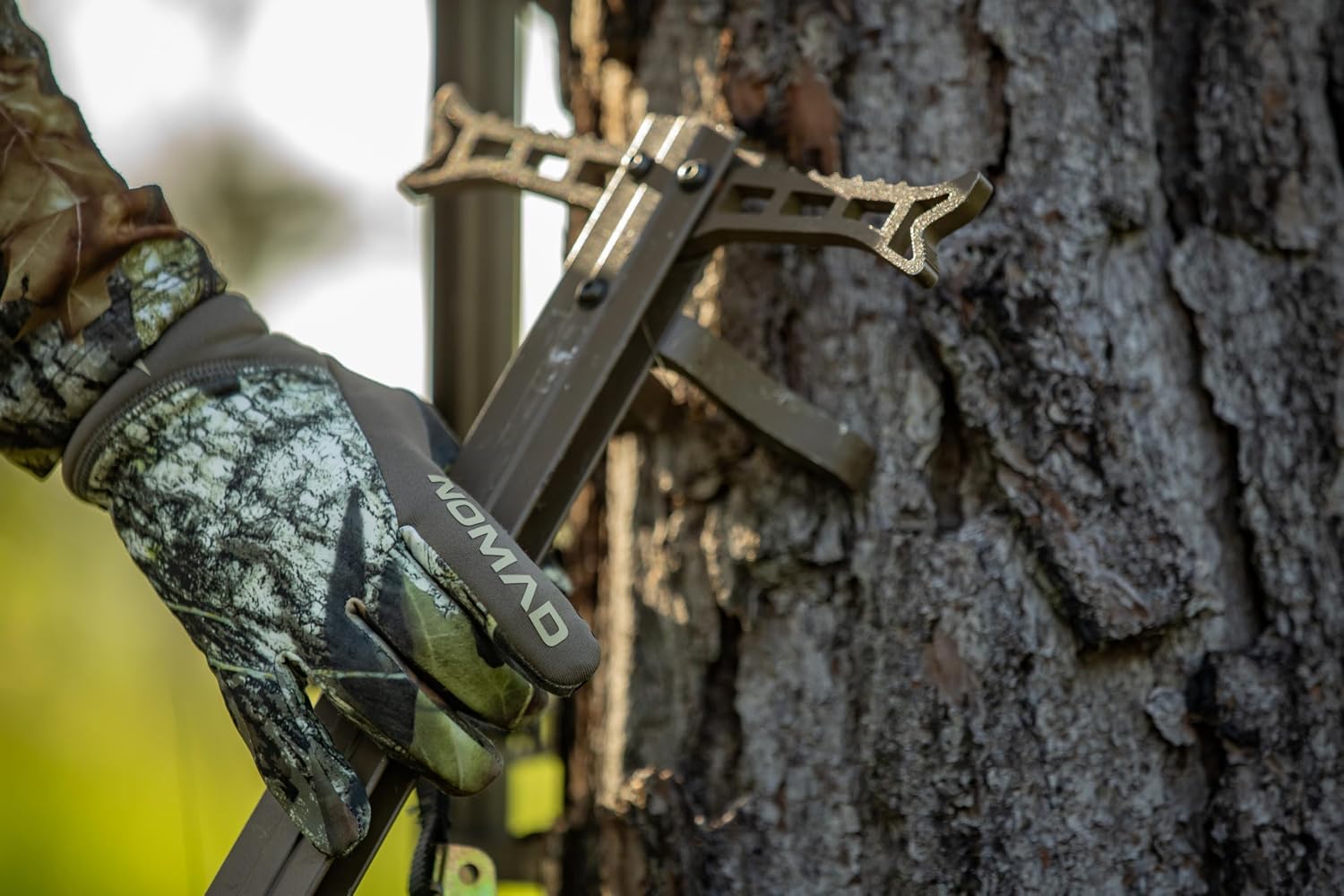 Nomad Mens Axe Hunting Gloves, Warm and Durable, Lightweight Cold-Weather Gloves with Enhanced Grip, Mossy Oak New Breakup Camo, Large/X-Large