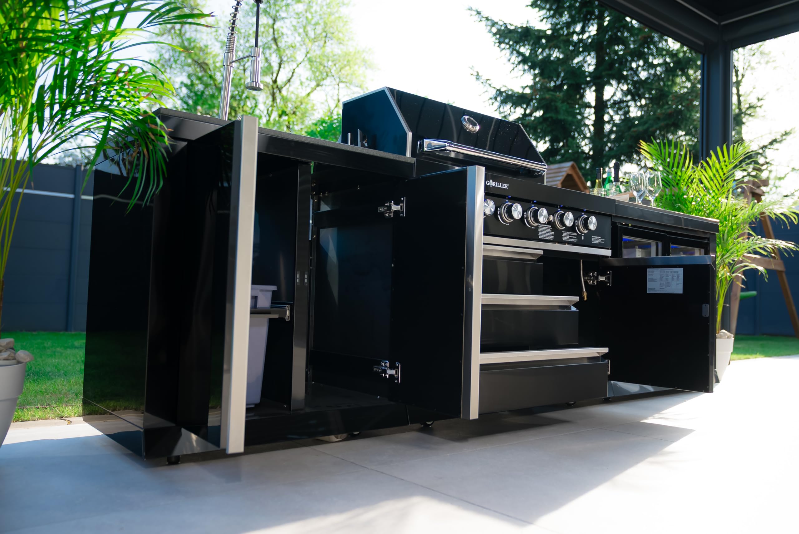 GORILLER® Blackback M6 grill gazowy z podwójną lodówką i umywalką, stal nierdzewna, czarny