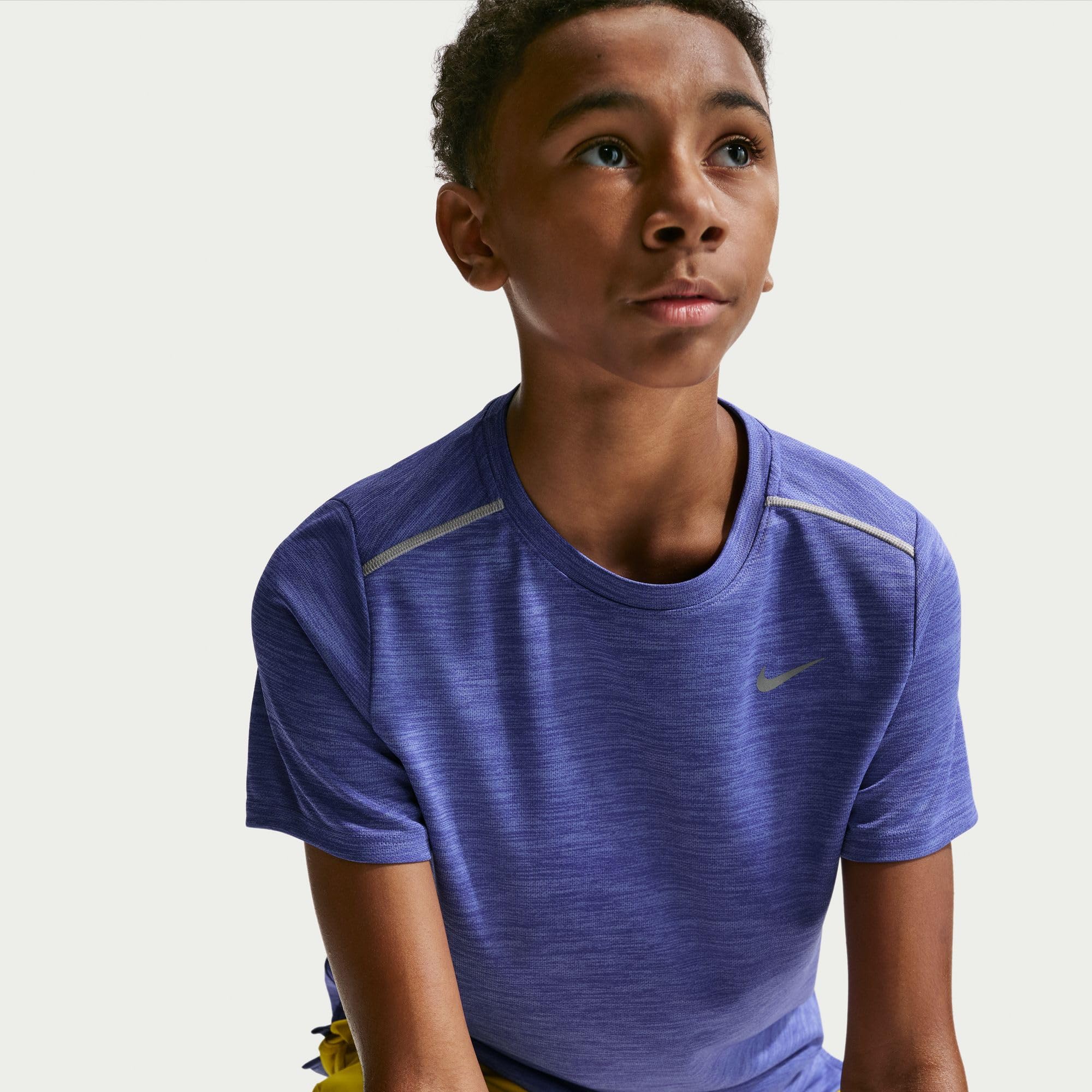 Nike Nike Miler Dri-Fit Kurzarmshirt für Ältere Kinder Maglia a Maniche Corte Unisex - Bambini e Ragazzi