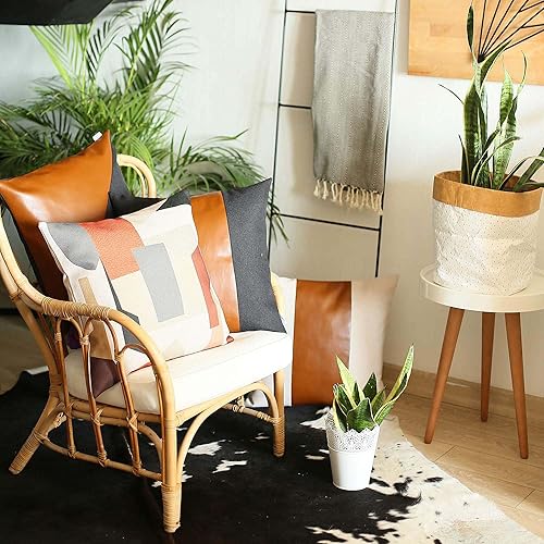 Miniatura 4 de Apolena Boho-Chic Juego de 2 fundas de almohada decorativas de piel sintética vegana sólida de 18 x 18 pulgadas, cuadrado marrón y negro para sofá,