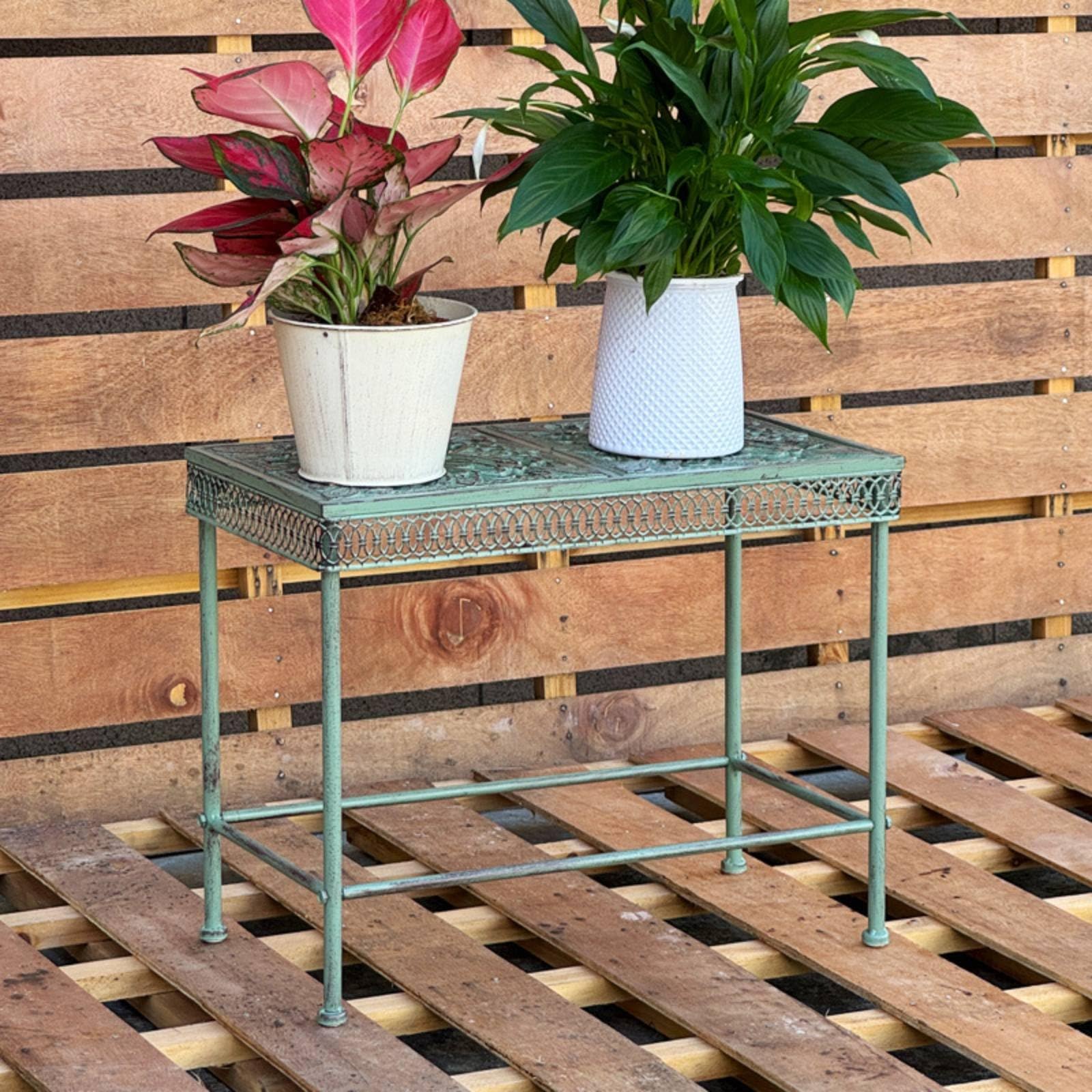 Présentoir Extérieur Support Plantes Étagère Table Jardin en Fer Forgé à Finition Vieillie Antirouille pour Pots et Livres Adapté Cour Terrasse Jardin Maison, Blanc