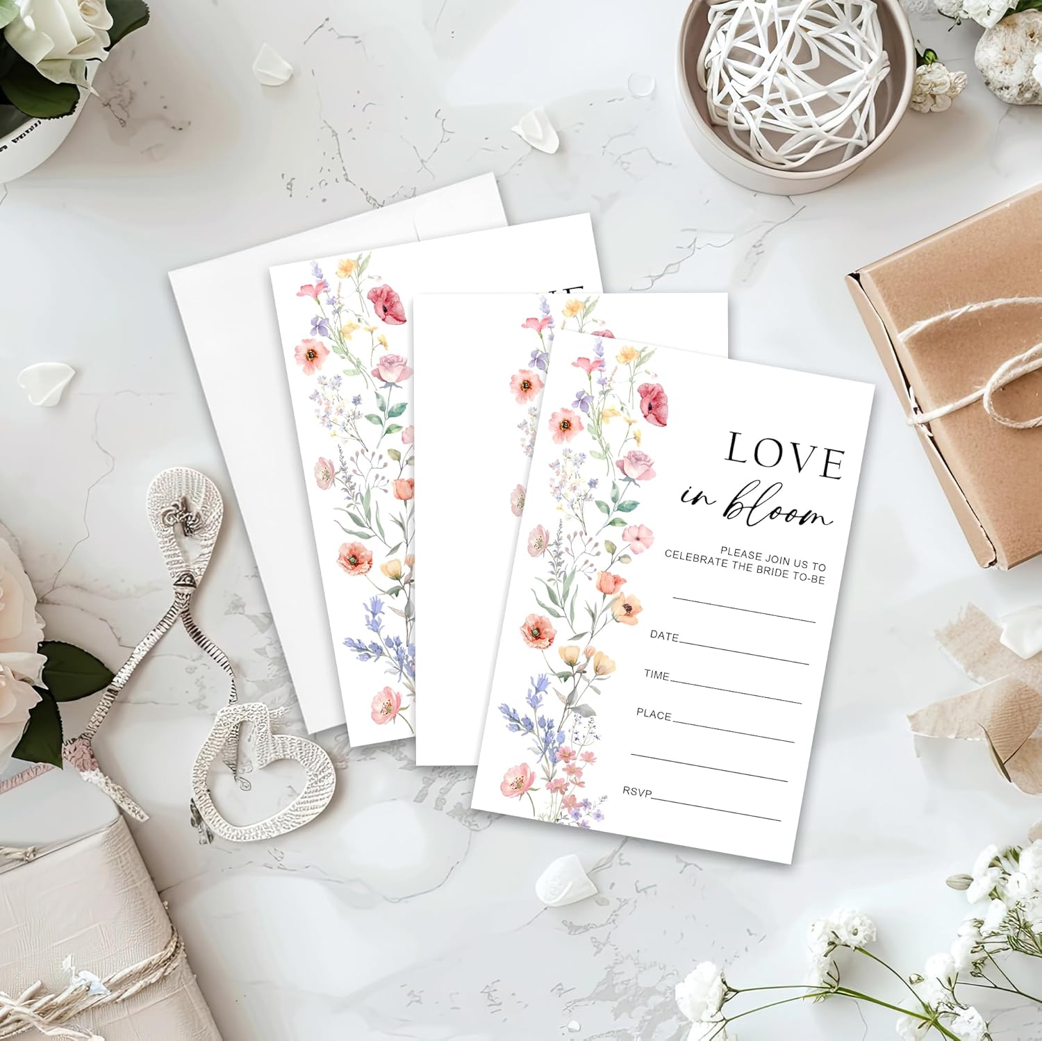 4インチ x 6インチ Love In Bloomウェディング招待状 - 25枚セット フラワーバイン招待カード 封筒付き - フラ