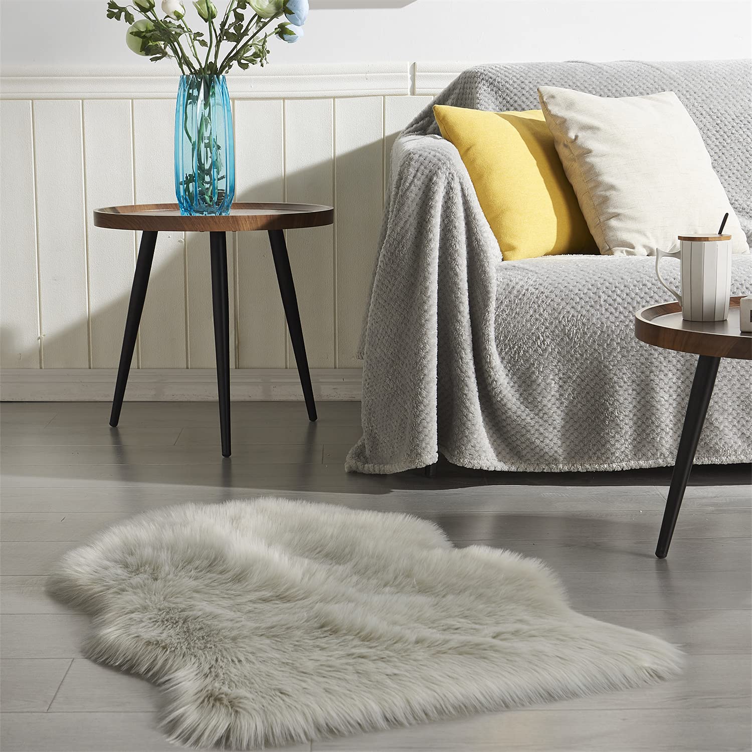 Arbosofe Petit tapis ultra doux en fausse fourrure – Petit tapis pelucheux en fourrure à poils longs pour chambre à coucher, salon, décoration de chambre d'enfant, 0,6 x 0,9 m, peau de mouton