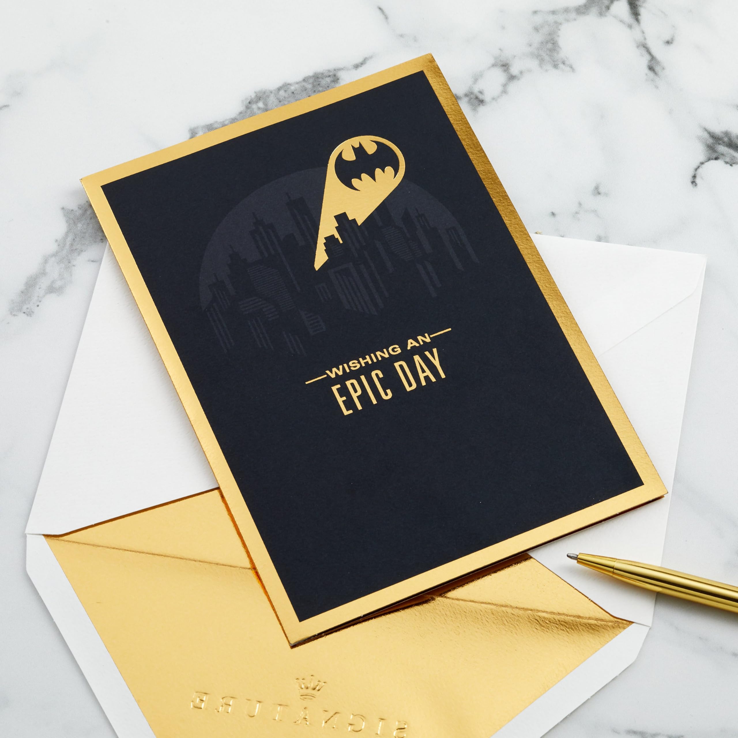 Hallmark Kartka 3D i pop-up na każdą okazję, Batman, sygnał nietoperza, projekt Gotham City, urodziny, Dzień Ojca, złoty, czarny