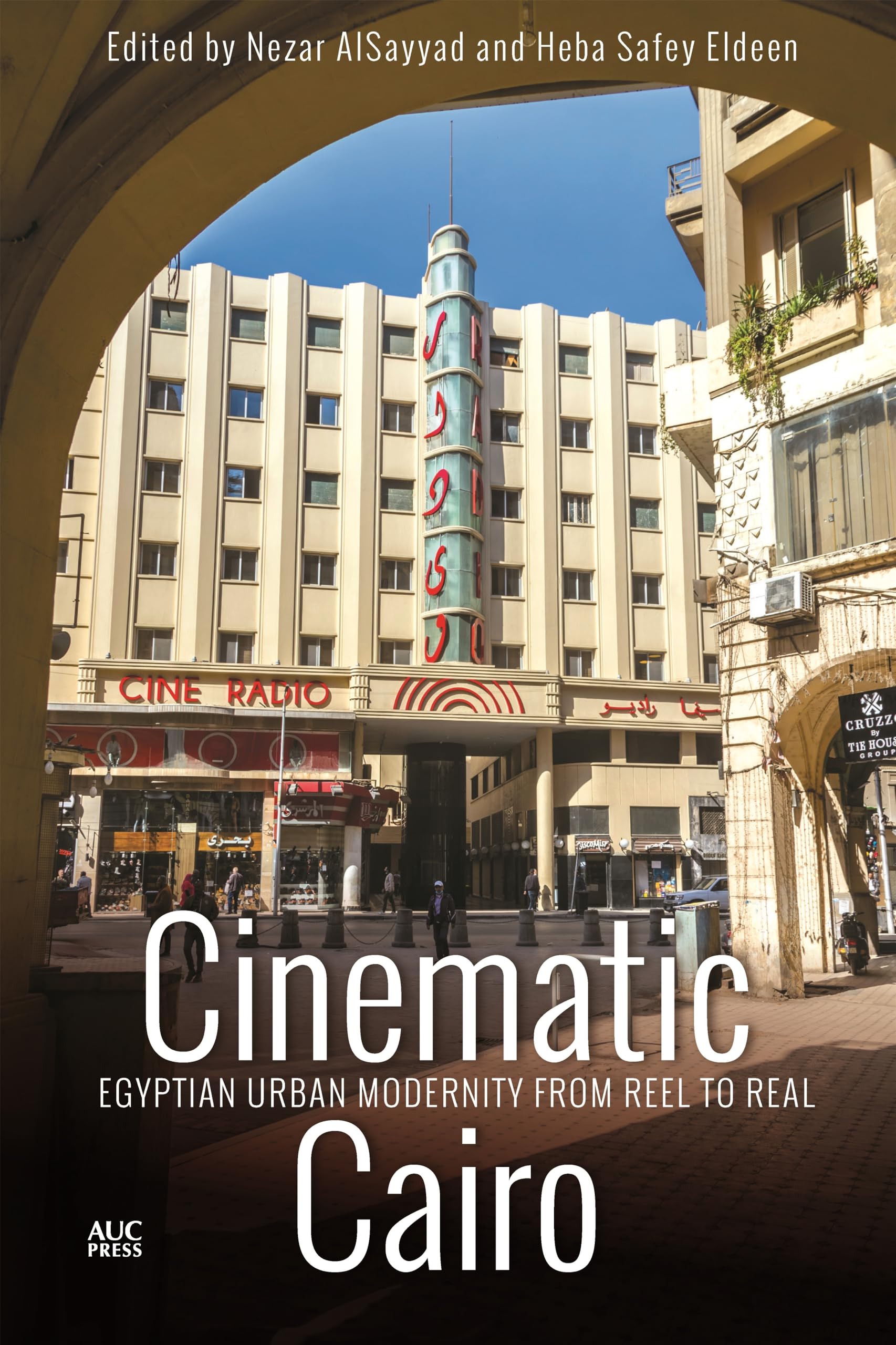 Cinematic Cairo résout le mystère des mutations architecturales de la ville