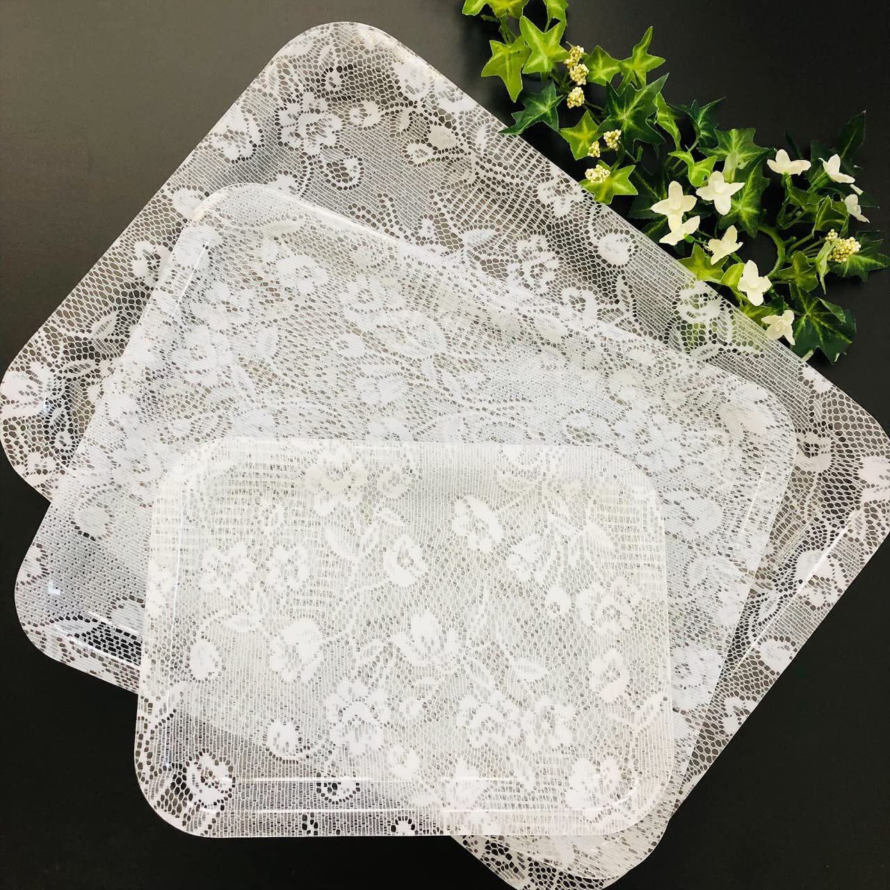 Amazon｜レース柄 トレイ Mサイズ 上品で清潔感 アクリル樹脂 お盆