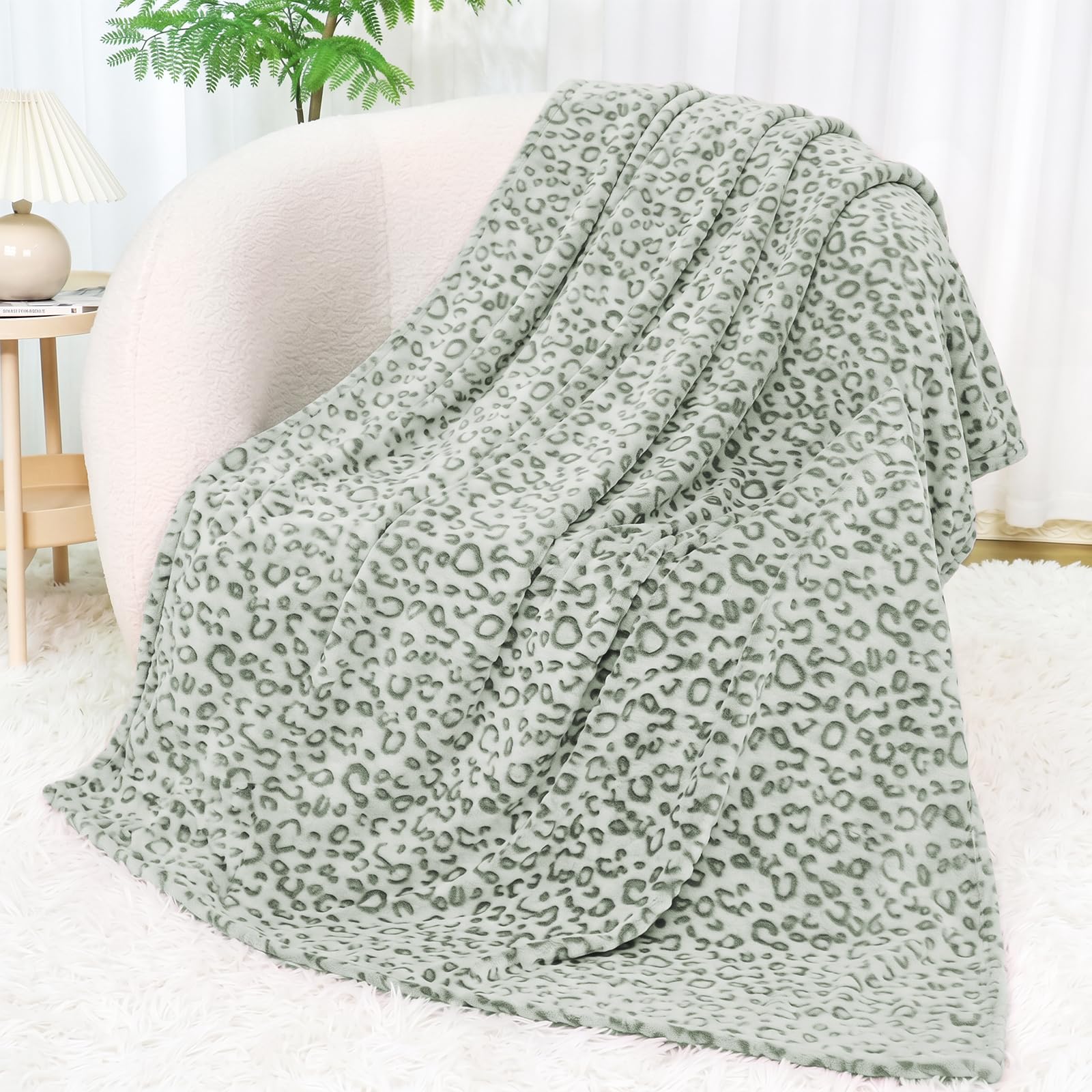 SEEGU Sage Green Blanket Soft Cozy Olive Green Lightweight Fuzzy Blankets and Throws for Travel, Camping, Sofa Bed 50"x60"