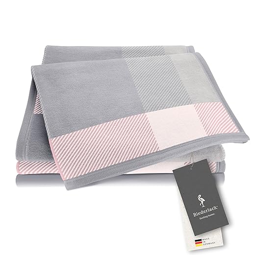 biederlack® Kuschel-Decke aus Baumwolle und Polyacryl I Made in Germany I Öko-Tex Zertifiziert I weiche Wohndecke Check rosa-grau kariert I leichte Couch-Decke I Sofa-Decke in 150x200 cm