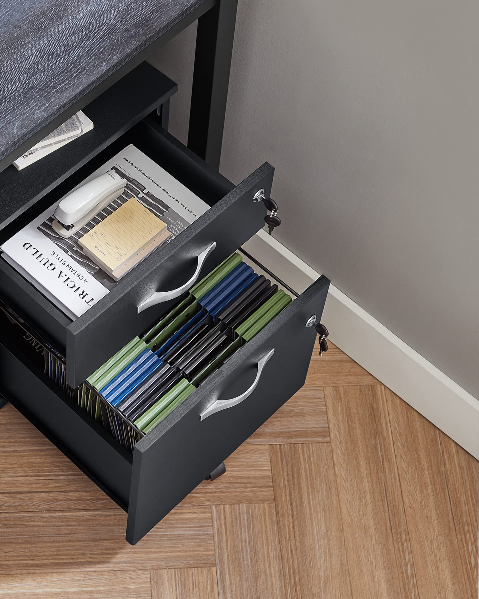 VASAGLE Archivador Móvil con Cerradura, Pequeño Armario de Oficina con 2 Cajones, 5 Ruedas, Barras Colgantes Ajustables, A4, Archivo Colgante de Tamaño Carta, Negro Tinta LCD22BV1