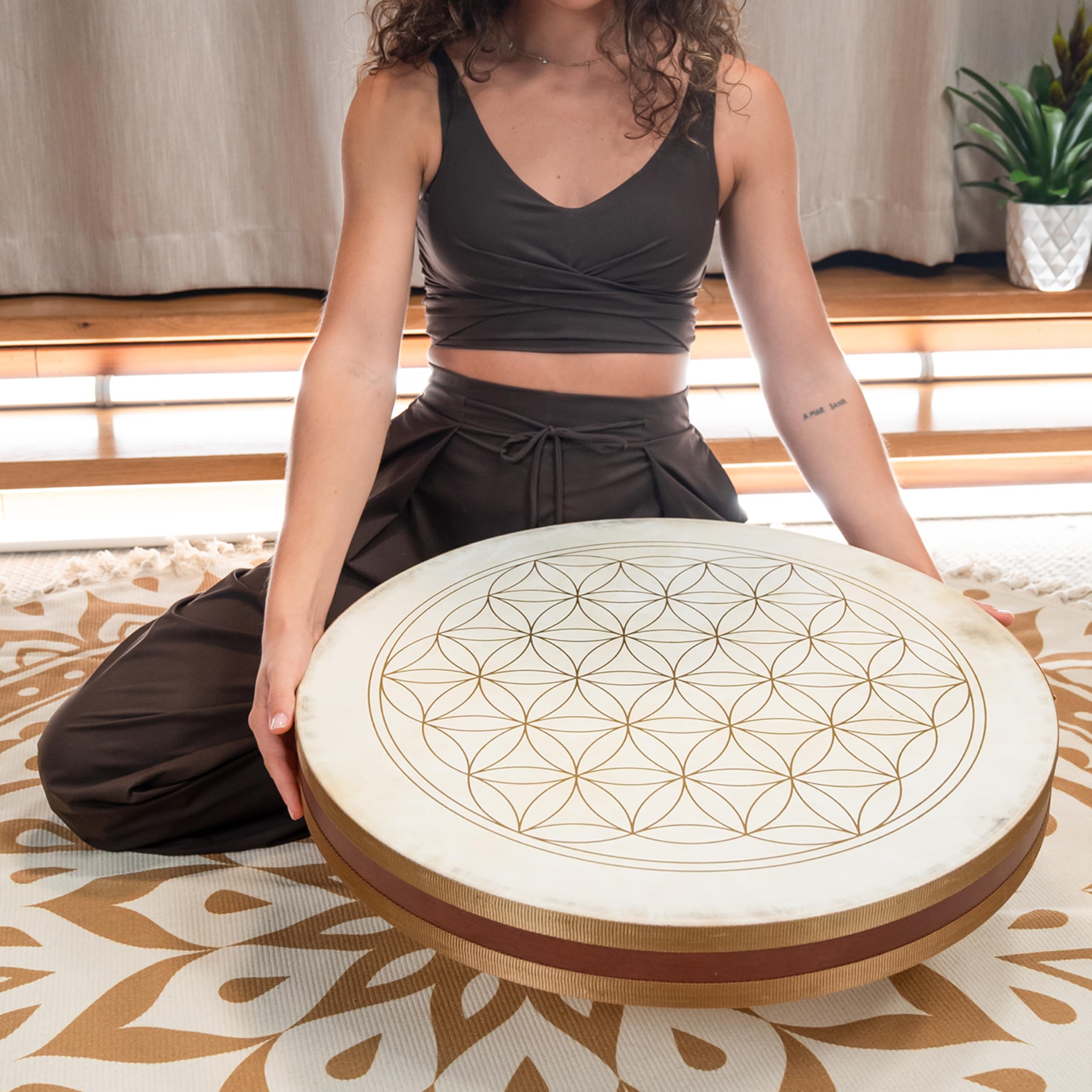 Sonic Energy 22 Zoll Wellen Trommel – Ziegenfell, Flower of Life – Glas-Amaranth-Kugeln – Sanfter Klang – Für Meditation, Klangbad, Percussion (WD22FOL)