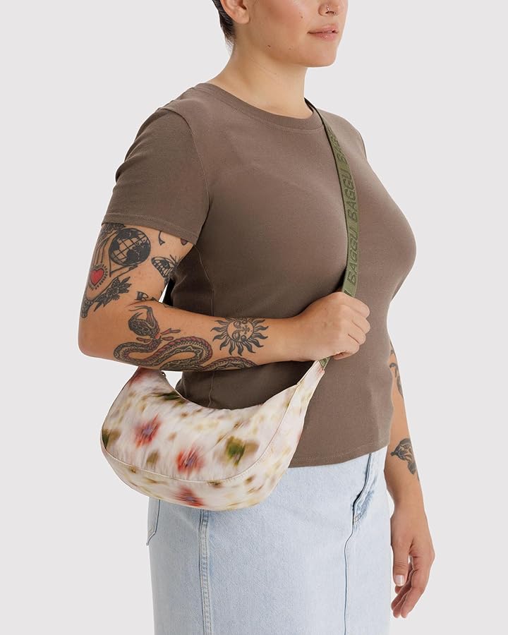 Amazon.com: BAGGU Small Nylon Crescent Bag - Abstract Floral