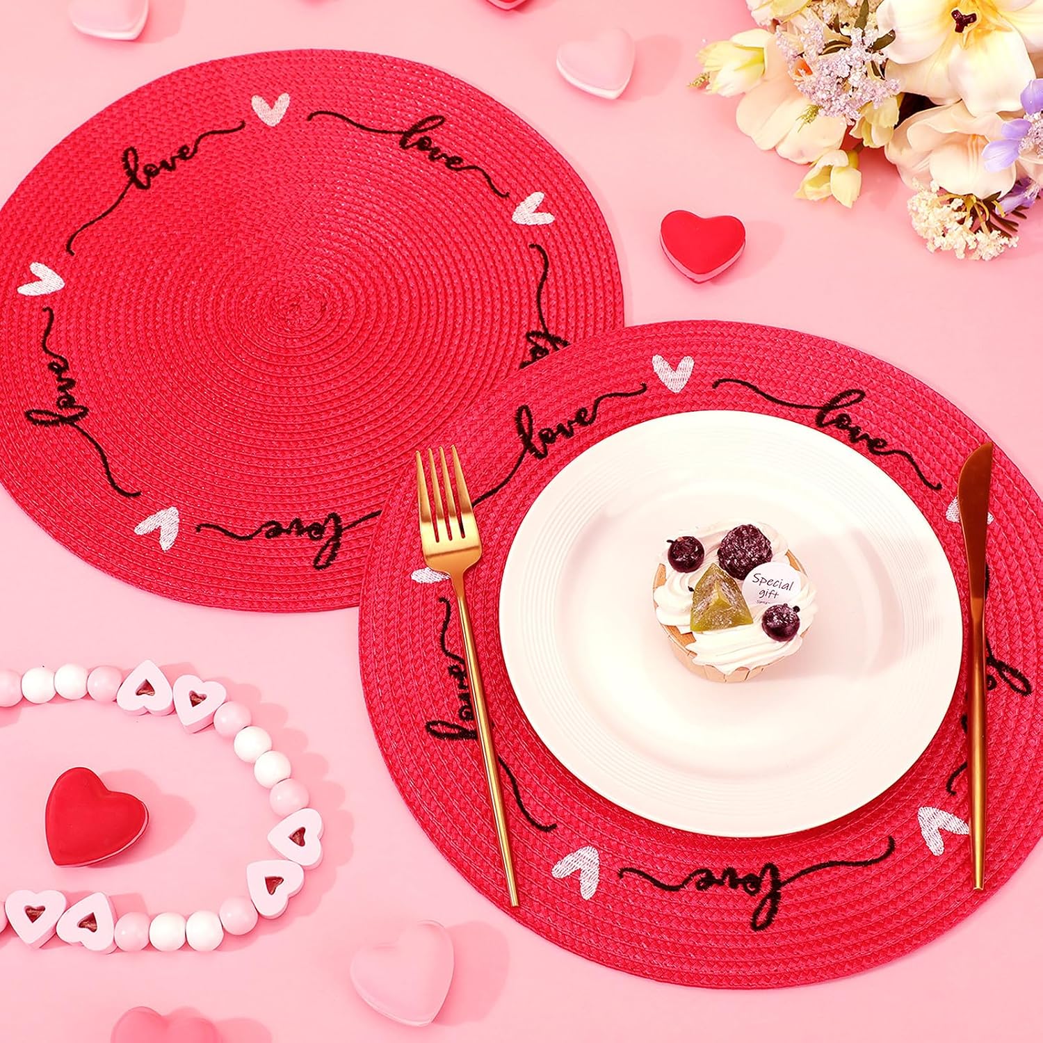Tioncy Plastic Valentine Heart Placemats Set of 6 Round Red Love Place Mats 13.4 Inch Valentine's Day Washable Table Mats Kitchen Dinner Waterproof Placemat for Holiday Dining Table Wedding Decoration