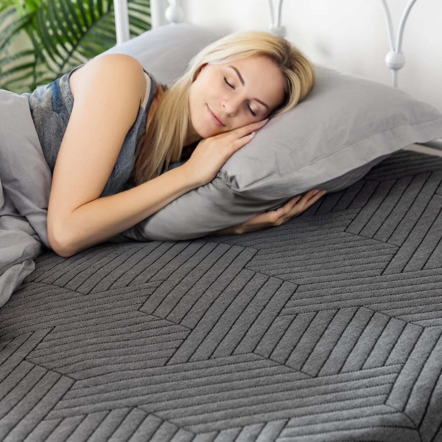 EnHomee Memory Foam Mattress Topper,3 Inch Queen Mattress Topper Pressure Relief with Cooling Gel and Removable & Washable Embossed Cover, CertiPUR-US & Oeko-TEX Certified, Grey, Queen