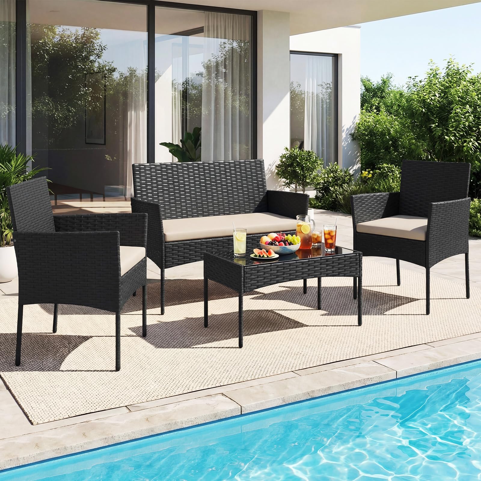COSTWAY Set Salotto da Giardino 4 Pezzi, Divanetto da Esterno in Rattan PE con 2 Poltrone e Tavolino con Piano in Vetro Temperato, Cuscini Imbottiti e Telaio Metallo per Terrazzo e Balcone (Beige)