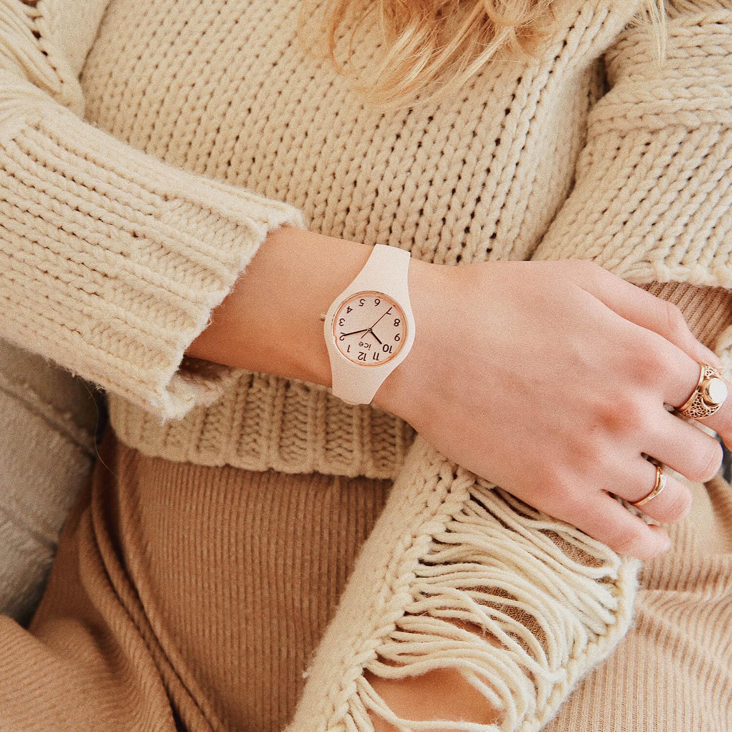 Ice-Watch - ICE glam colour Nude - Różowy zegarek damski z silikonowym paskiem - 015330 (Small)