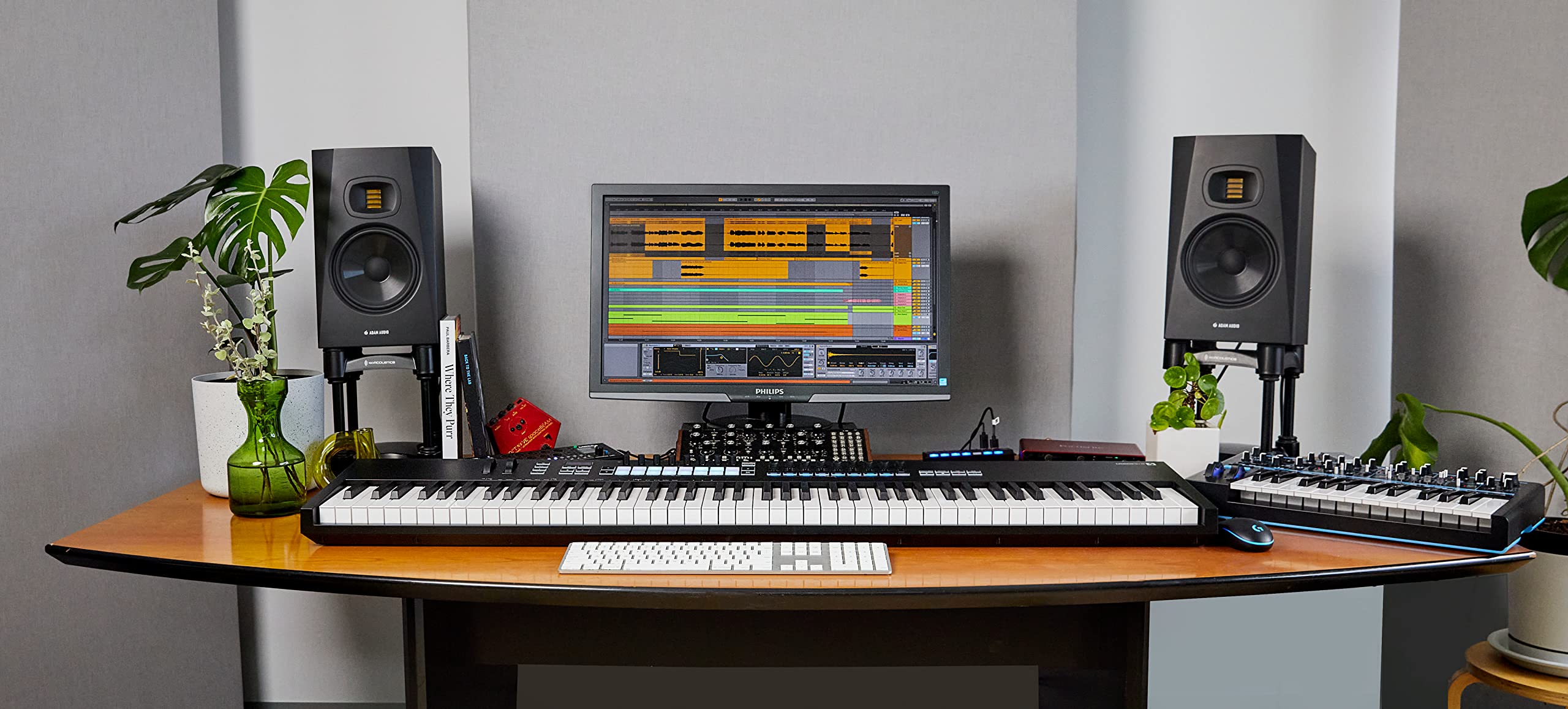 Novation Launchkey 88 [MK3] - Tastiera MIDI di alta qualità a 88 note per creare musica con espressività, nero