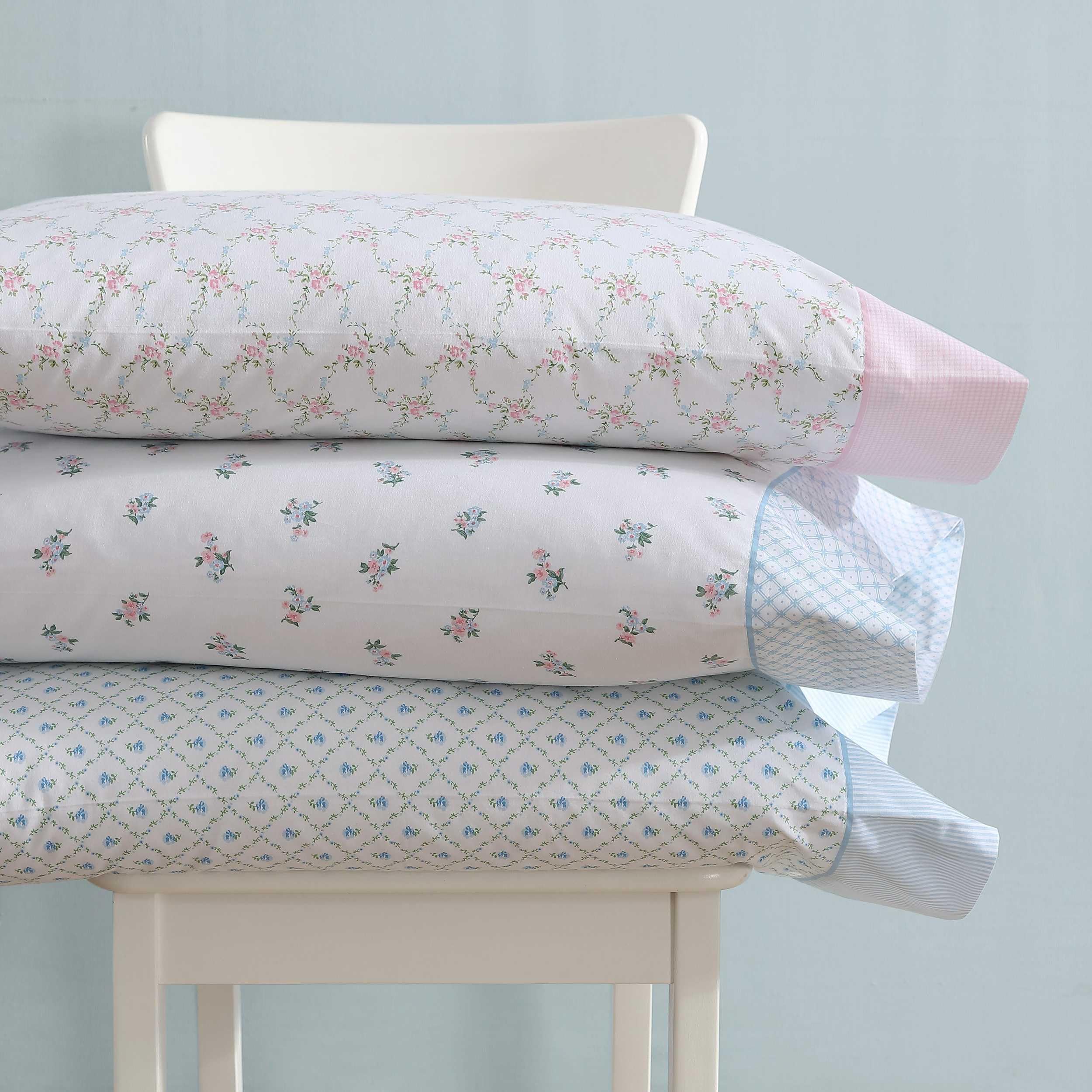 Laura Ashley - Juego de sábanas, Ropa de Cama de algodón percal Transpirable, 200 Hilos, Bolsillo Profundo, decoración Elegante para el hogar (Azul Harperette, Queen)