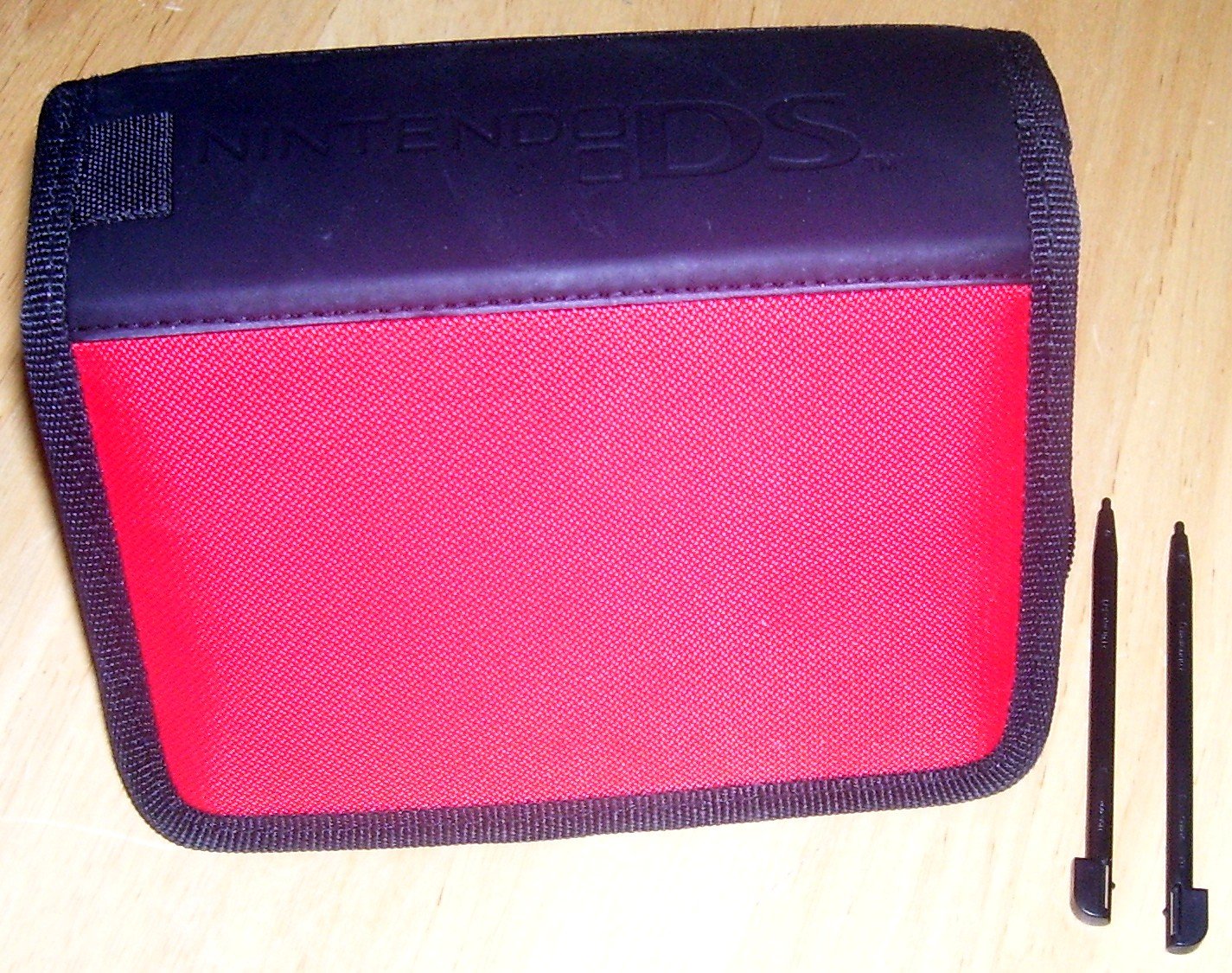 Nintendo DS Case Red and Black zippered Video Games