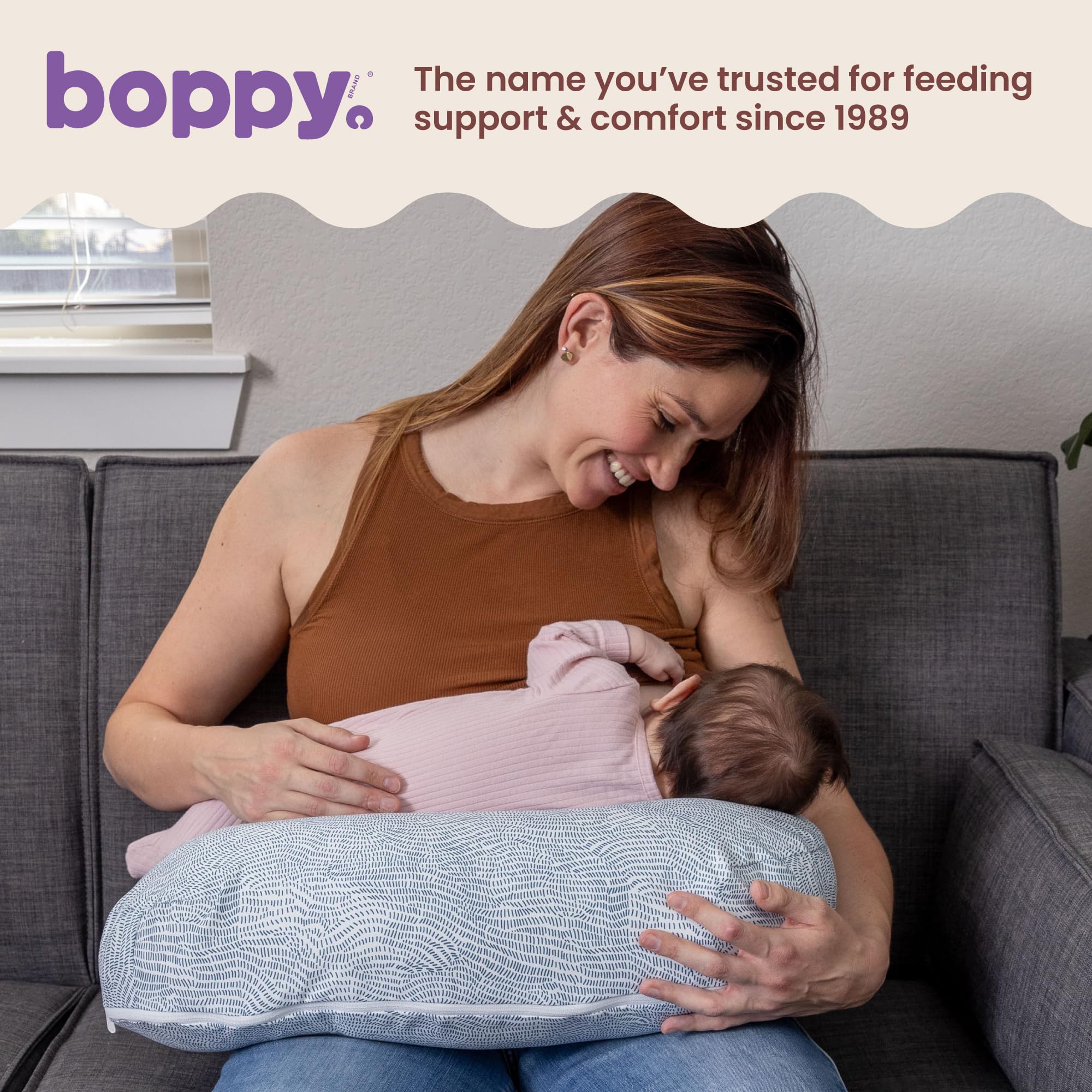 Boppy Nowa poduszka do karmienia - niebieski nakrapiany prąd - większa, mocniejsza, bardziej wspierająca poduszka do karmienia piersią i karmienia butelką - mocniejsze wypełnienie, wyższe podnoszenie,