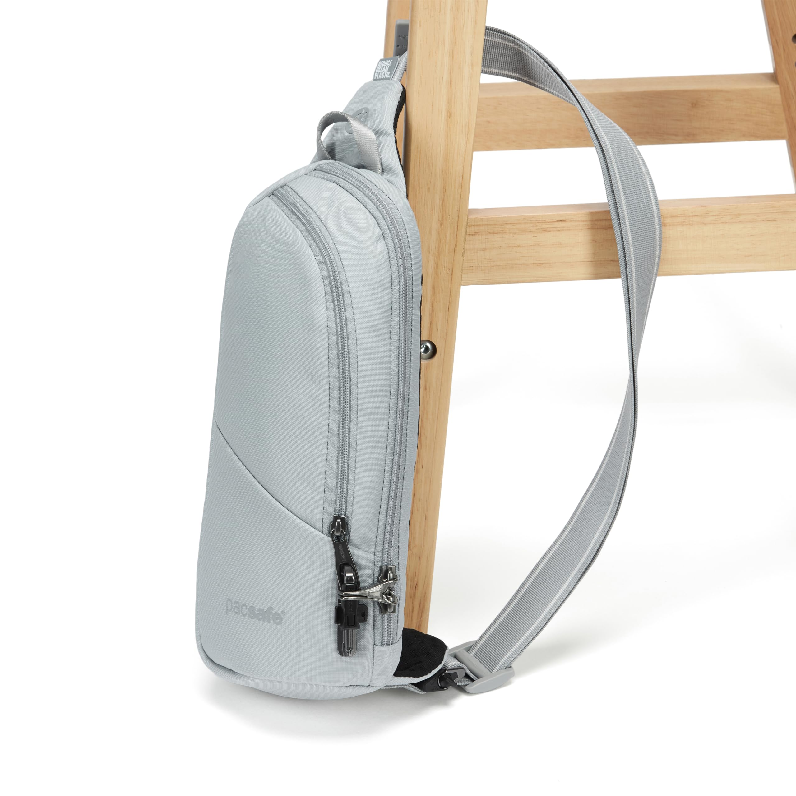 Pacsafe Mochila antirrobo de 2,5 litros de acción V