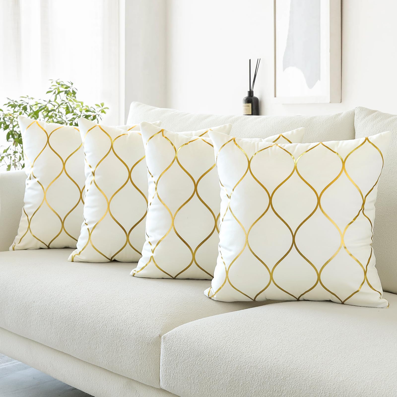 OTOSTAR Set di 4 federe decorative dorate, 40 x 40 cm, in morbido velluto massiccio, per divano, casa, camera da letto (bianco crema)
