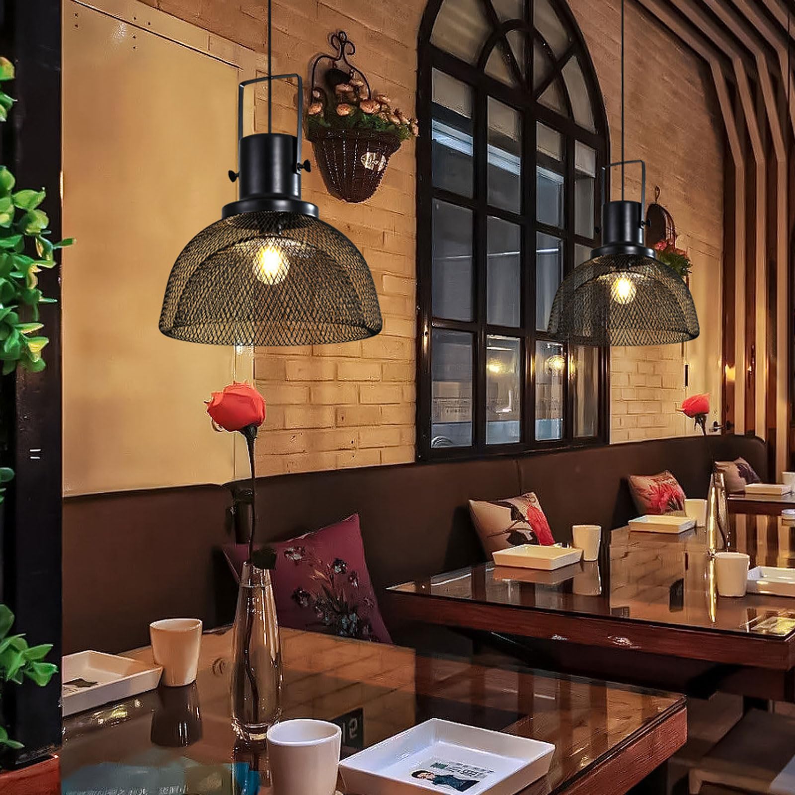 Lampadario a sospensione industriale in rete metallica nera per isola cucina, stile bar americano, adatto per caffè e balconi.