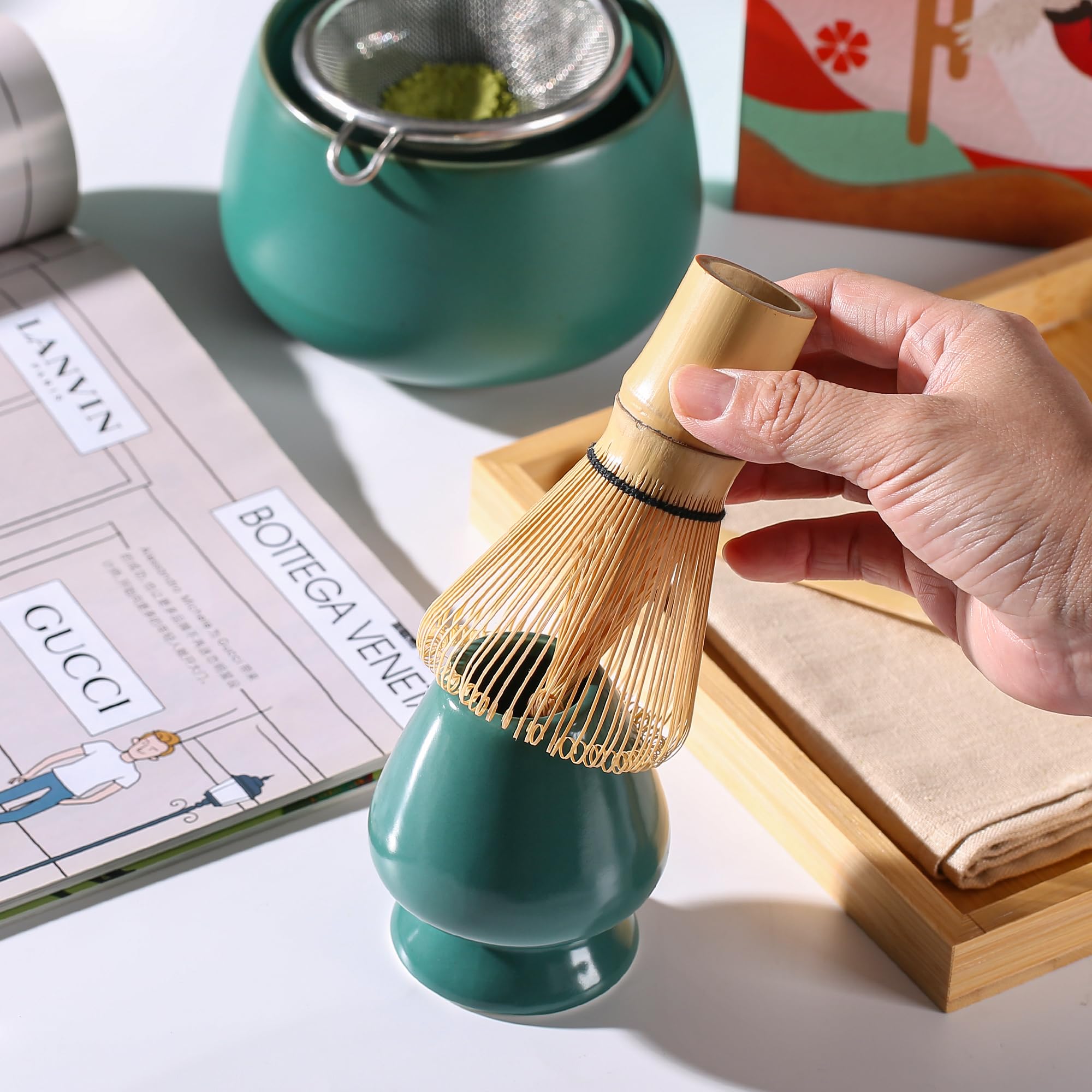 Matcha Kit - Batidor tradicional de bambú, cuchara, cuenco Chawan con boquilla de vertido, soporte para batidor, tamiz, bandeja de té, juego completo