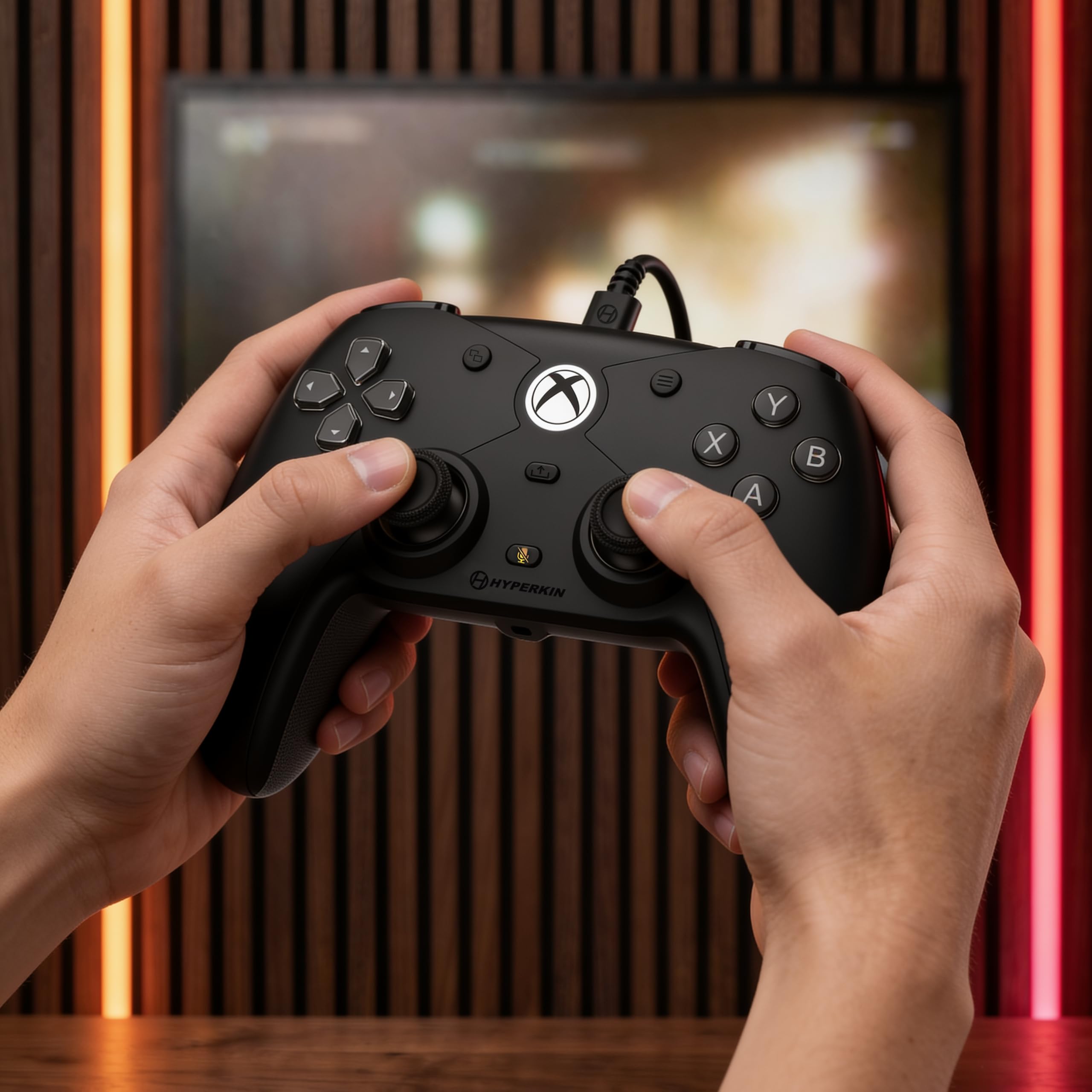 Hyperkin The Competitor Manette filaire pour Xbox Series X|S, Xbox One et PC – Joysticks à effet Hall et déclencheurs d'impulsion, disposition symétrique, USB-C, anti-dérive, D-Pad de précision