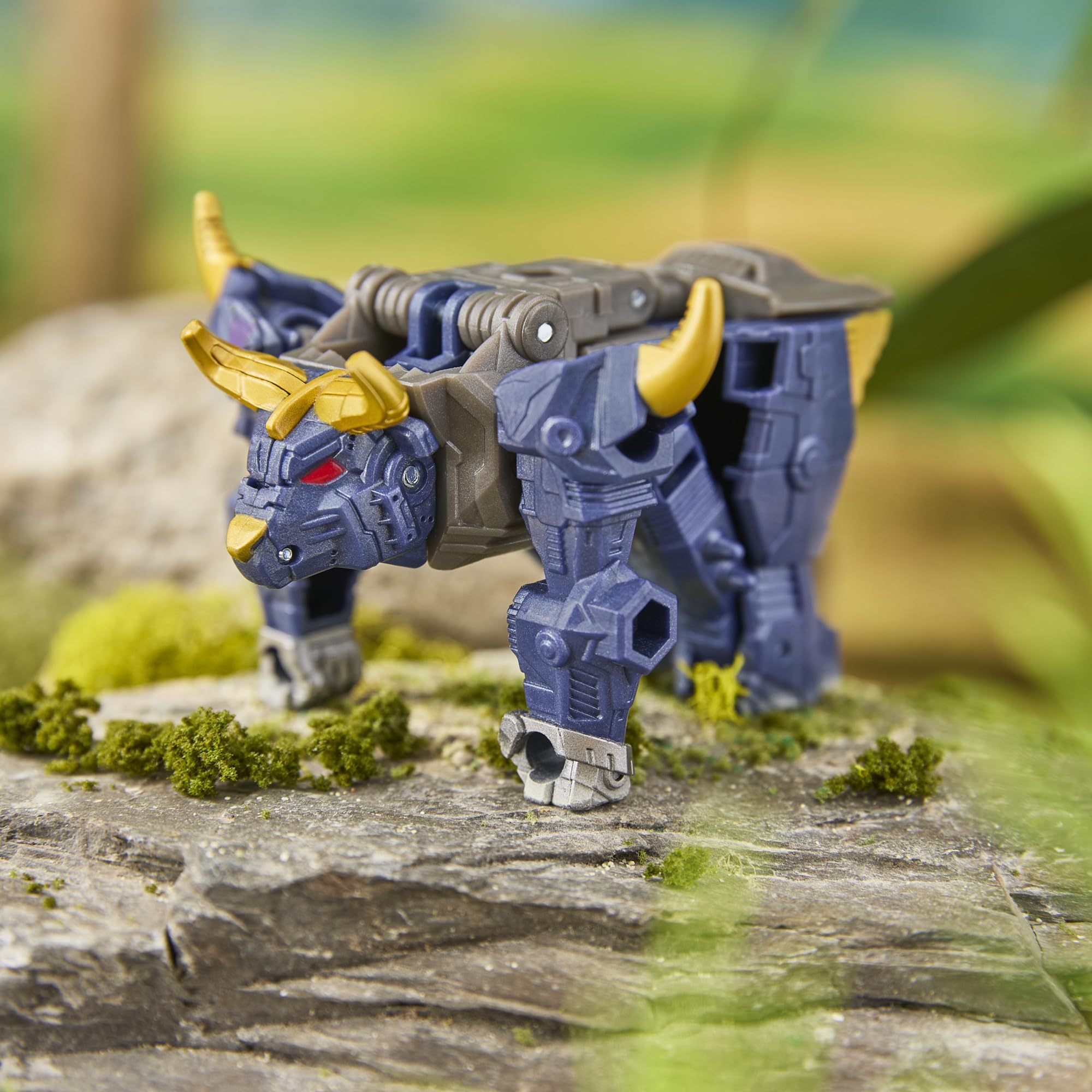 Figurka Megatrona z kolekcji Transformers CYBERWORLD Cyber Changers